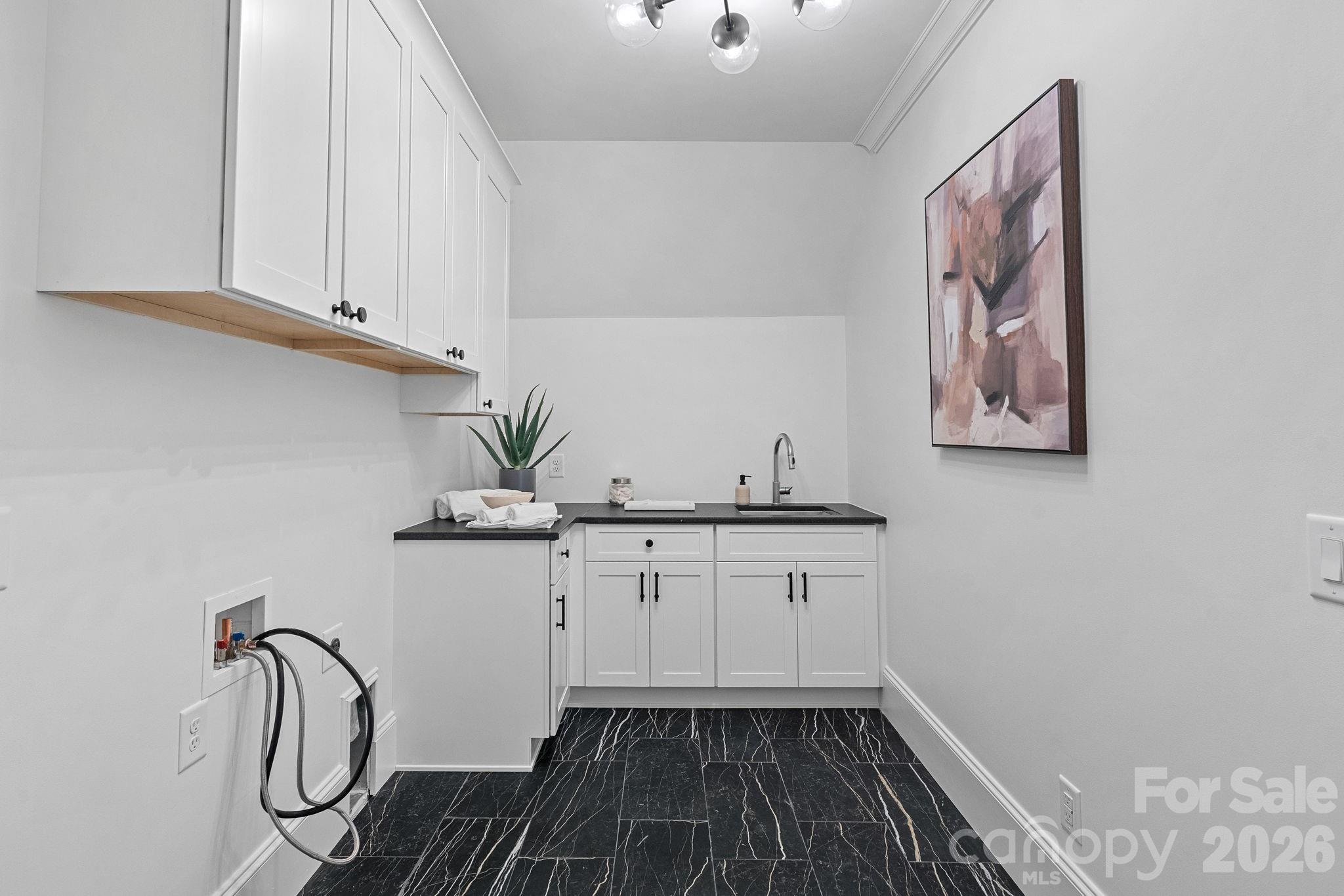 101 S Longfellow Lane