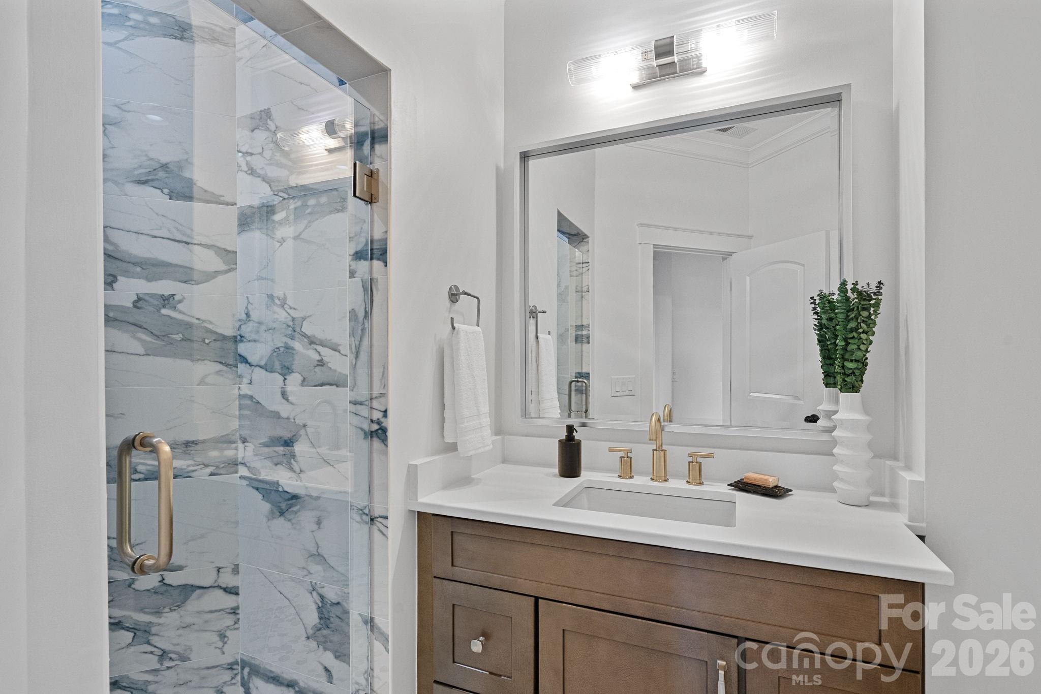 101 S Longfellow Lane