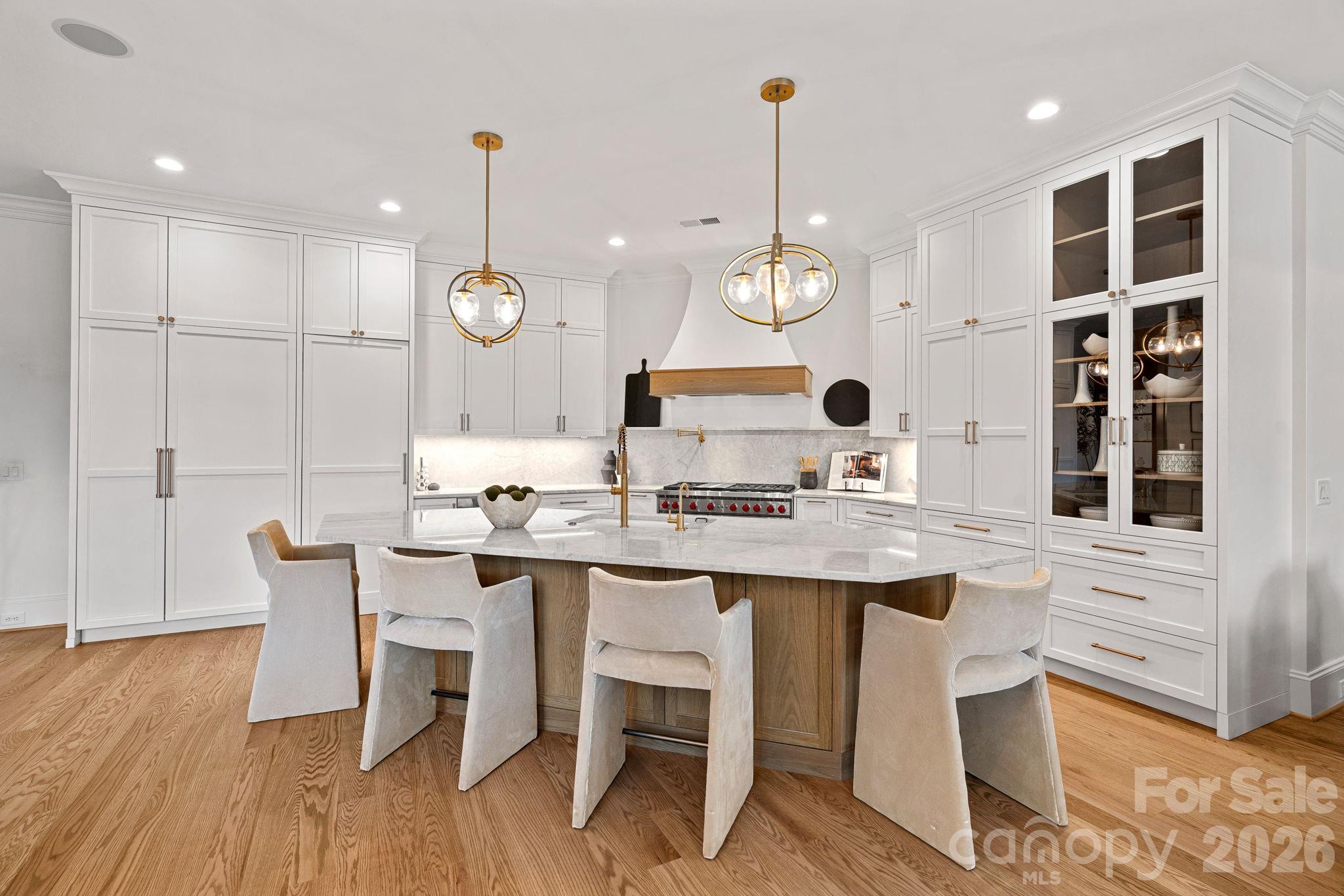 101 S Longfellow Lane