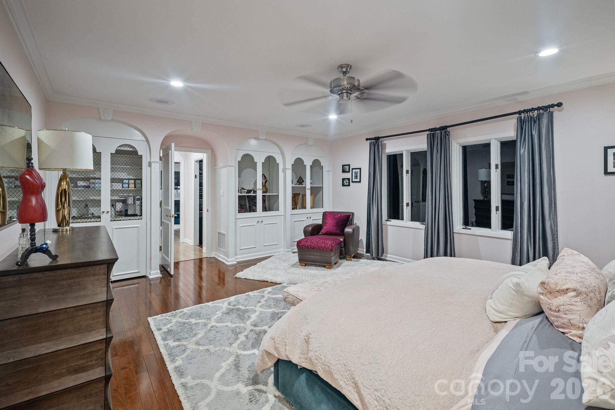 2082 2nd Street Drive NW