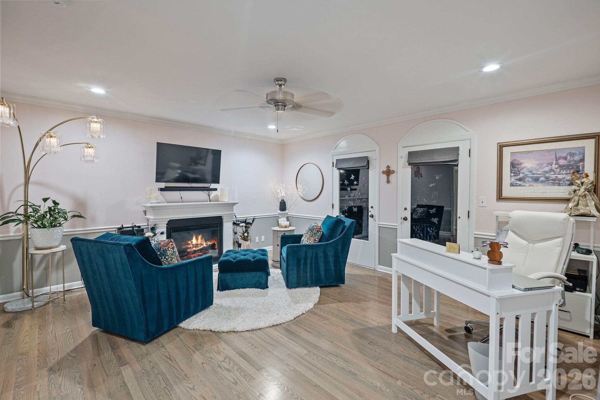 2082 2nd Street Drive NW