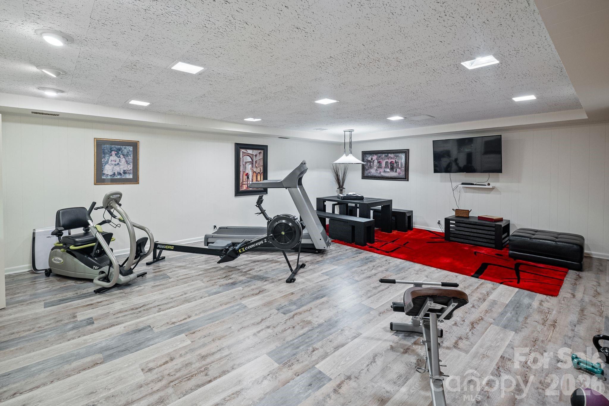 2082 2nd Street Drive NW