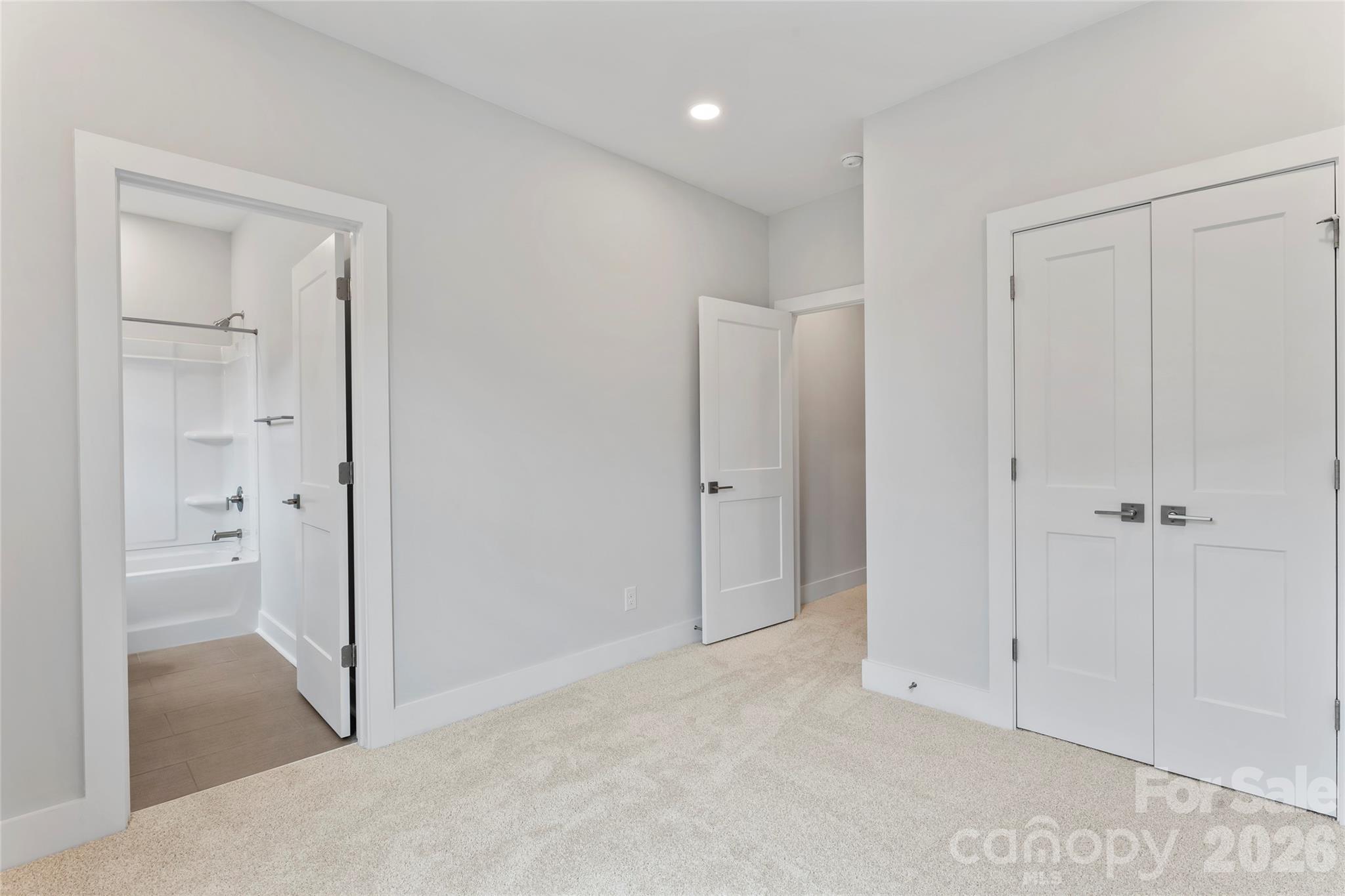 732 Falling Oak Alley