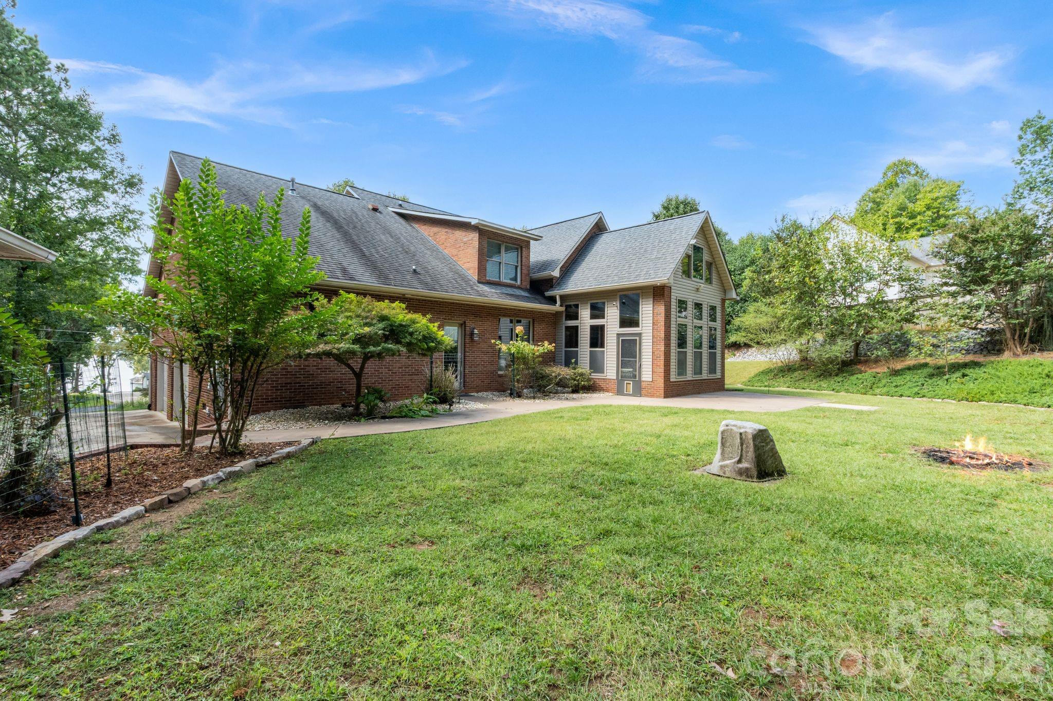 182 Broadview Circle