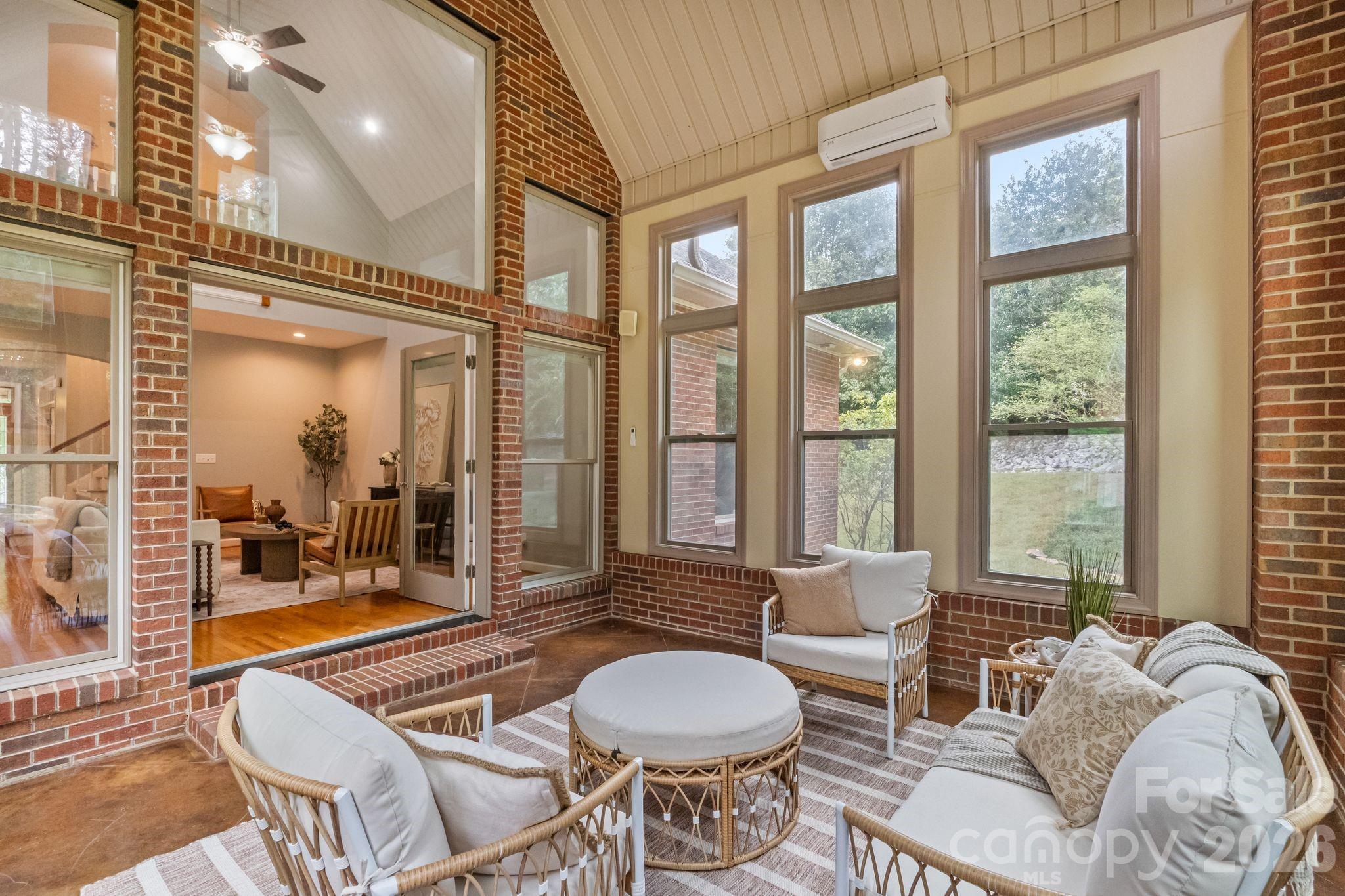 182 Broadview Circle