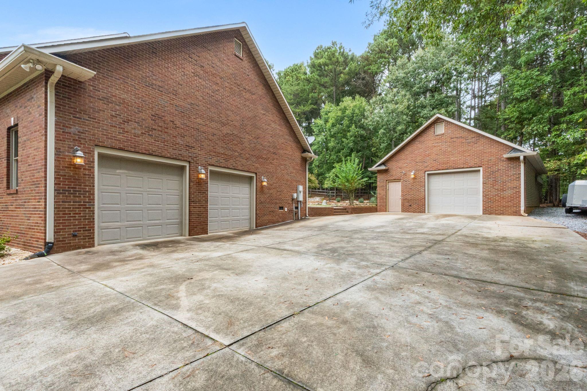 182 Broadview Circle