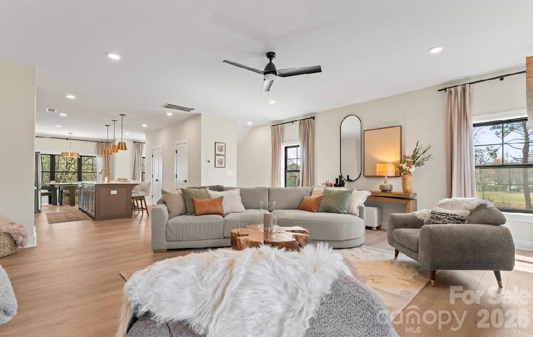 520 Mystic Park Alley Unit: 4