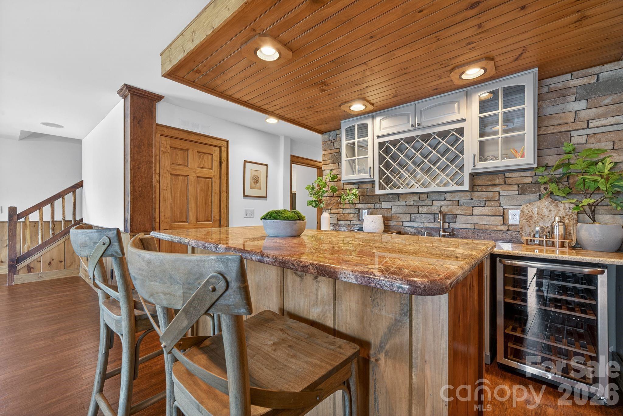 8428 Island Point Road