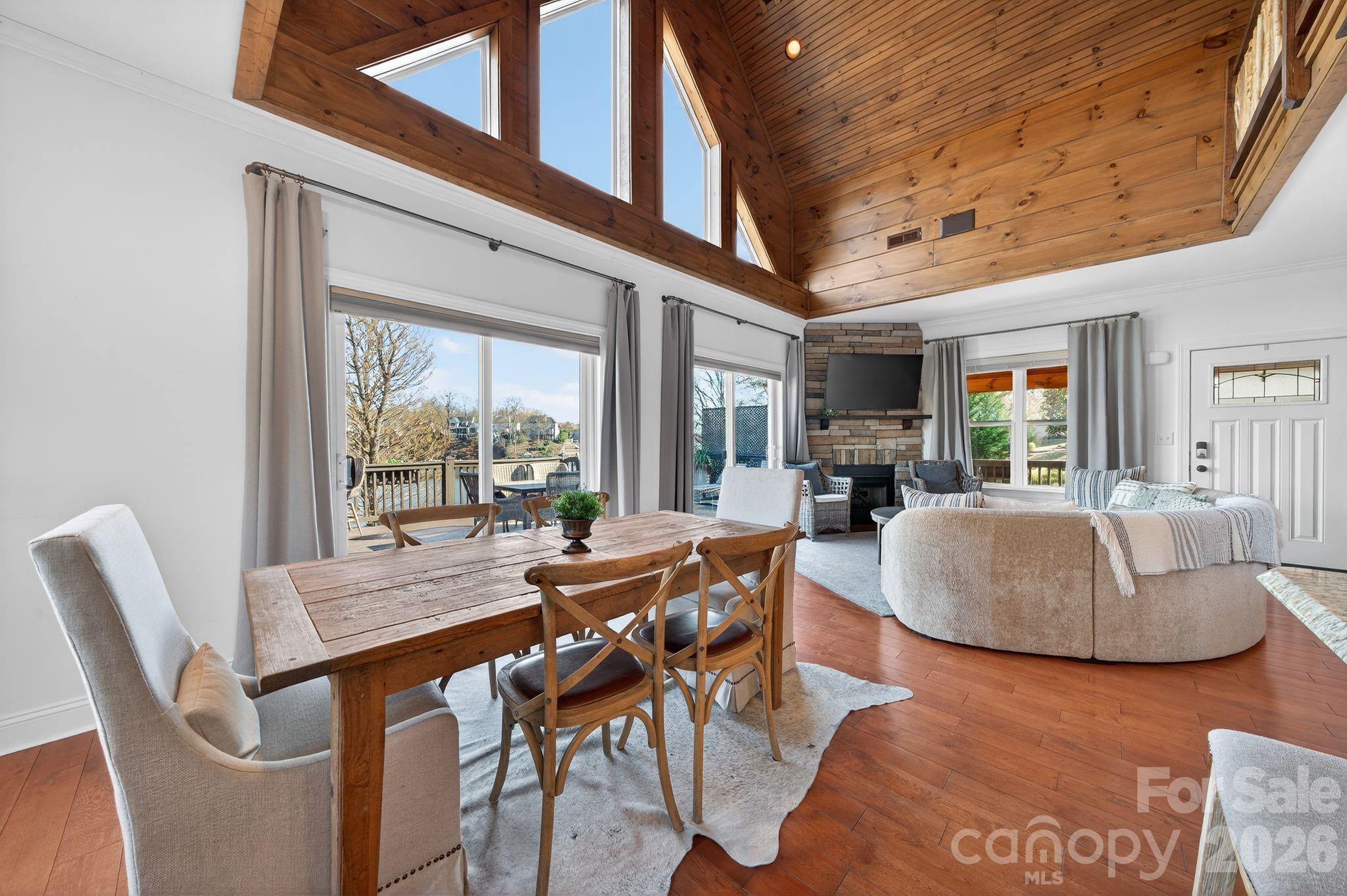 8428 Island Point Road