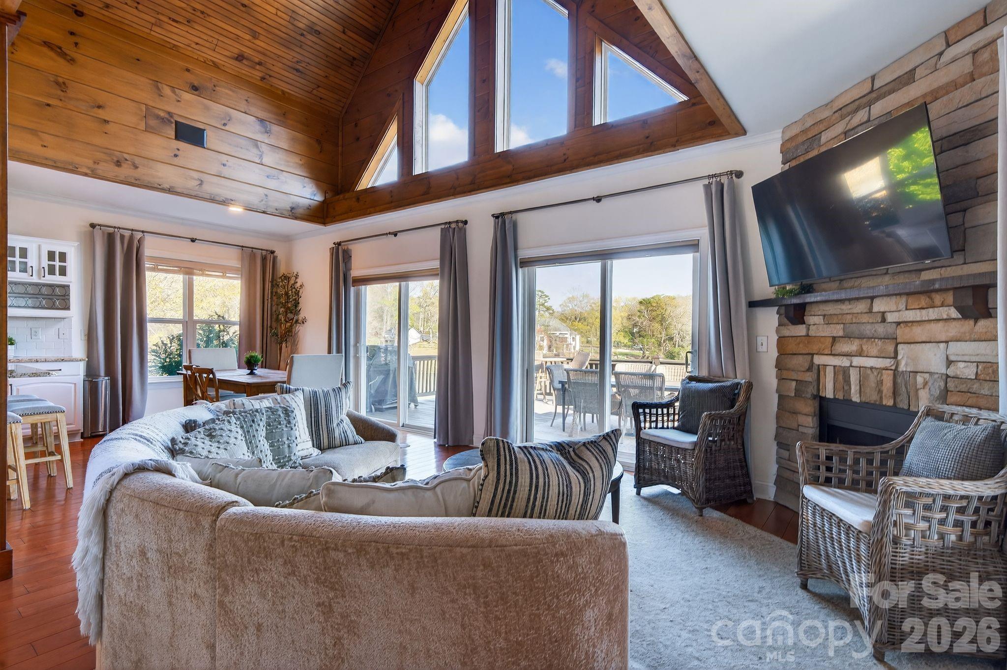 8428 Island Point Road