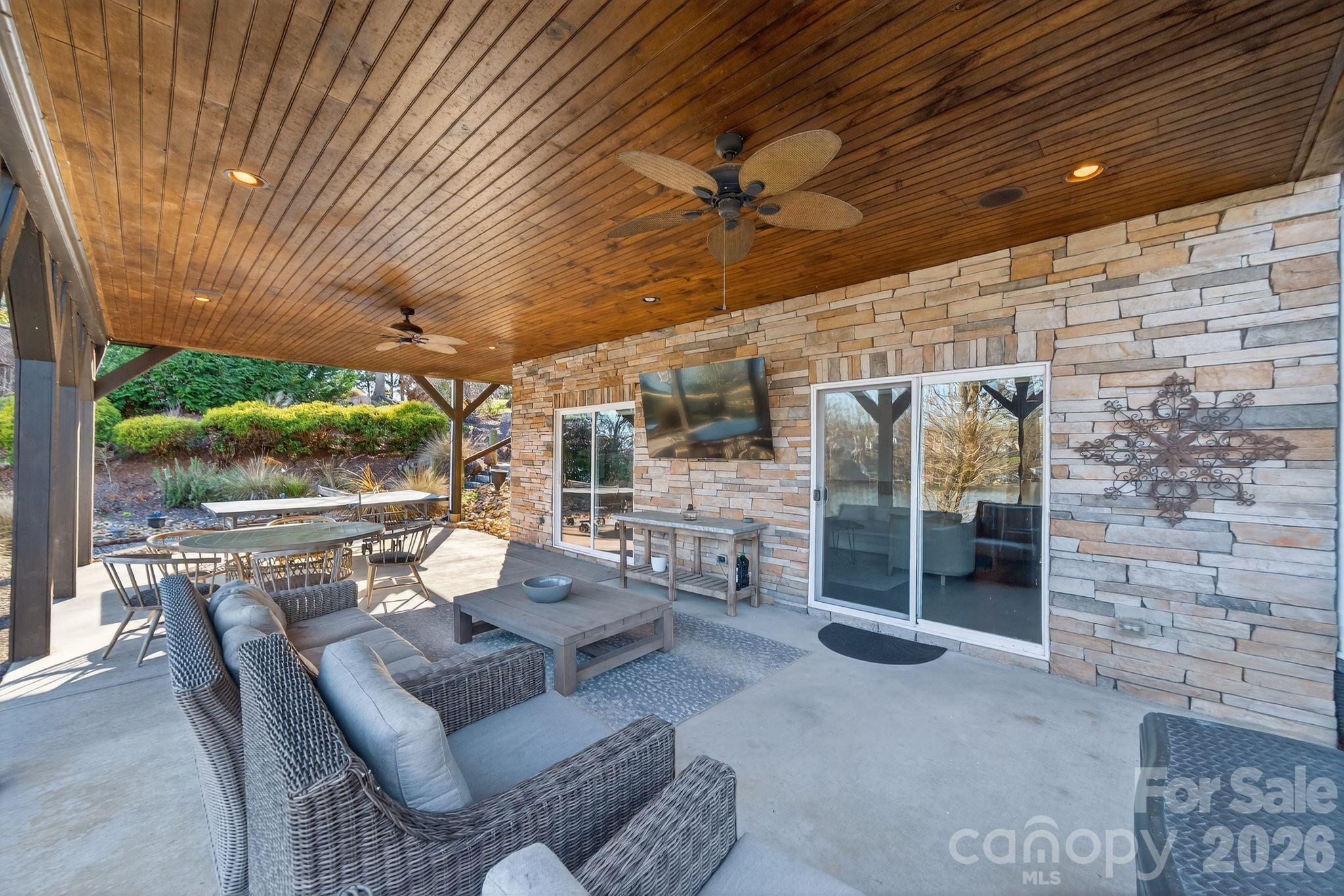 8428 Island Point Road