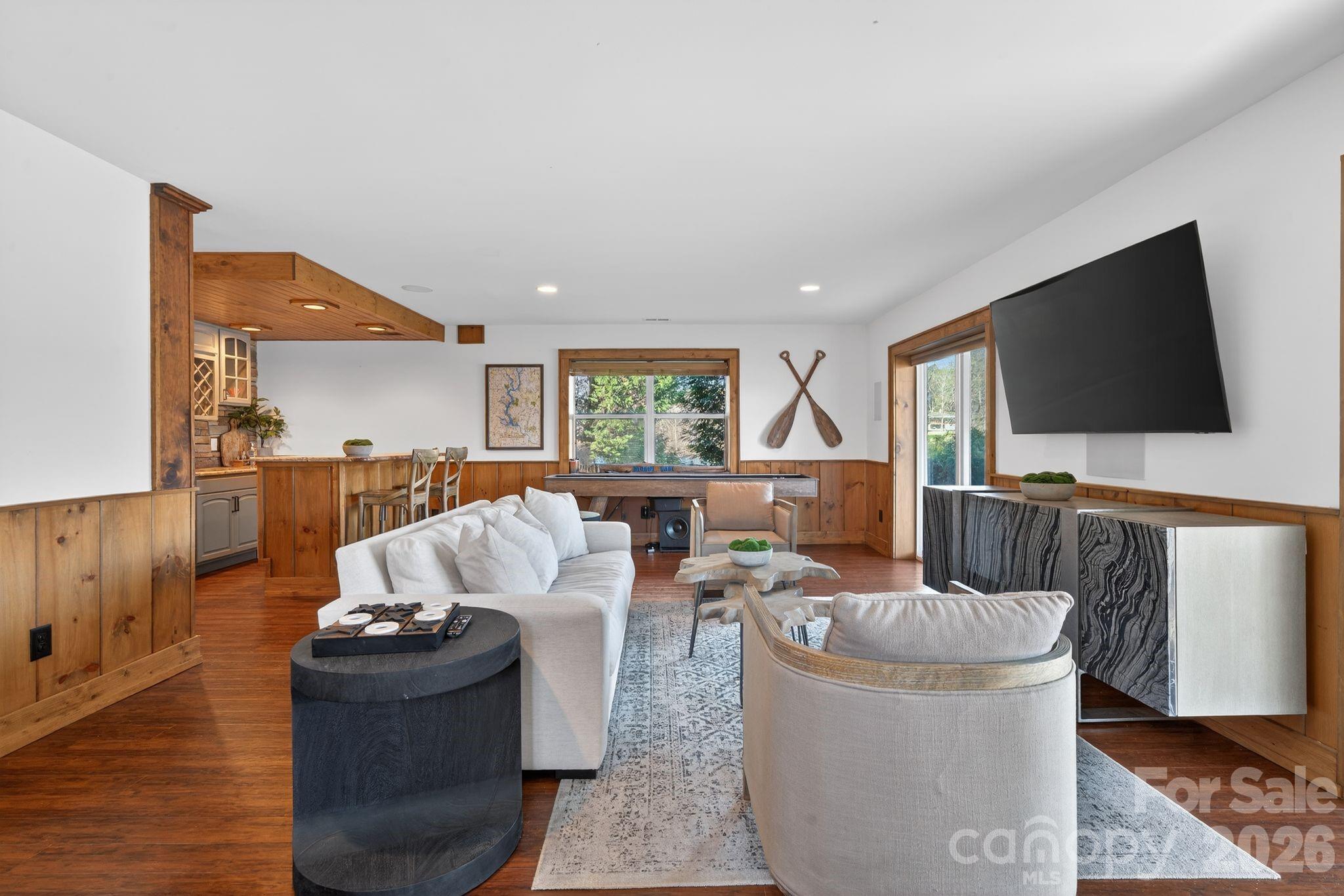 8428 Island Point Road