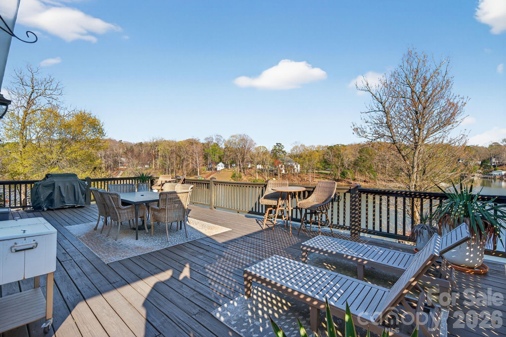 8428 Island Point Road