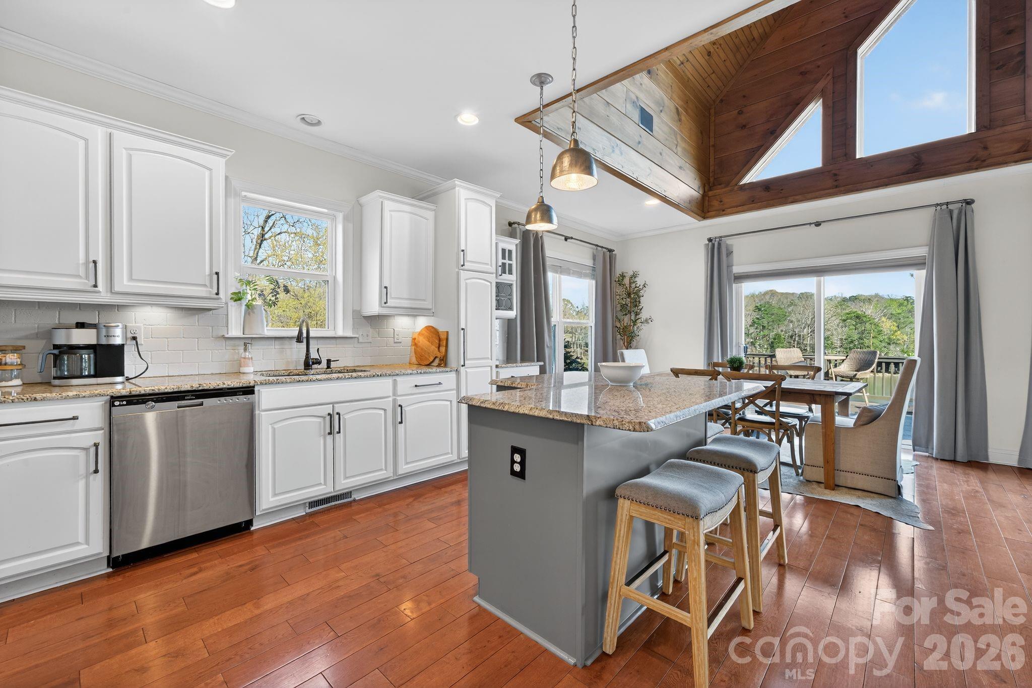 8428 Island Point Road