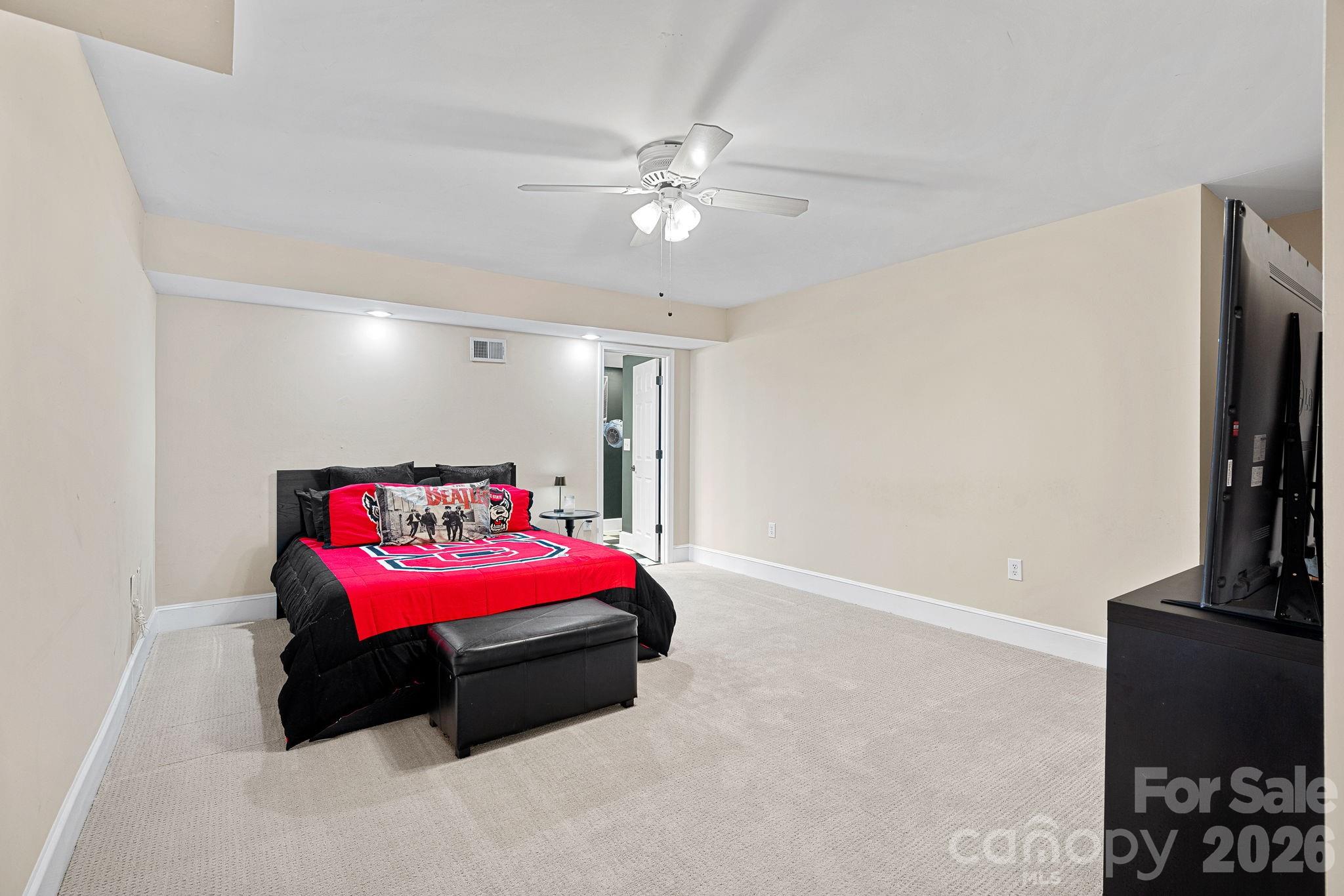 134 Lawrence Tee Lane