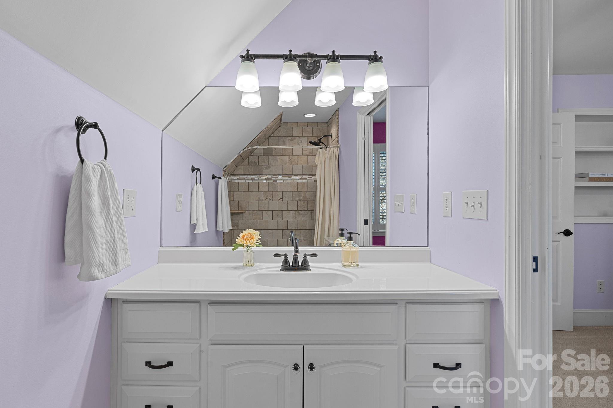 134 Lawrence Tee Lane