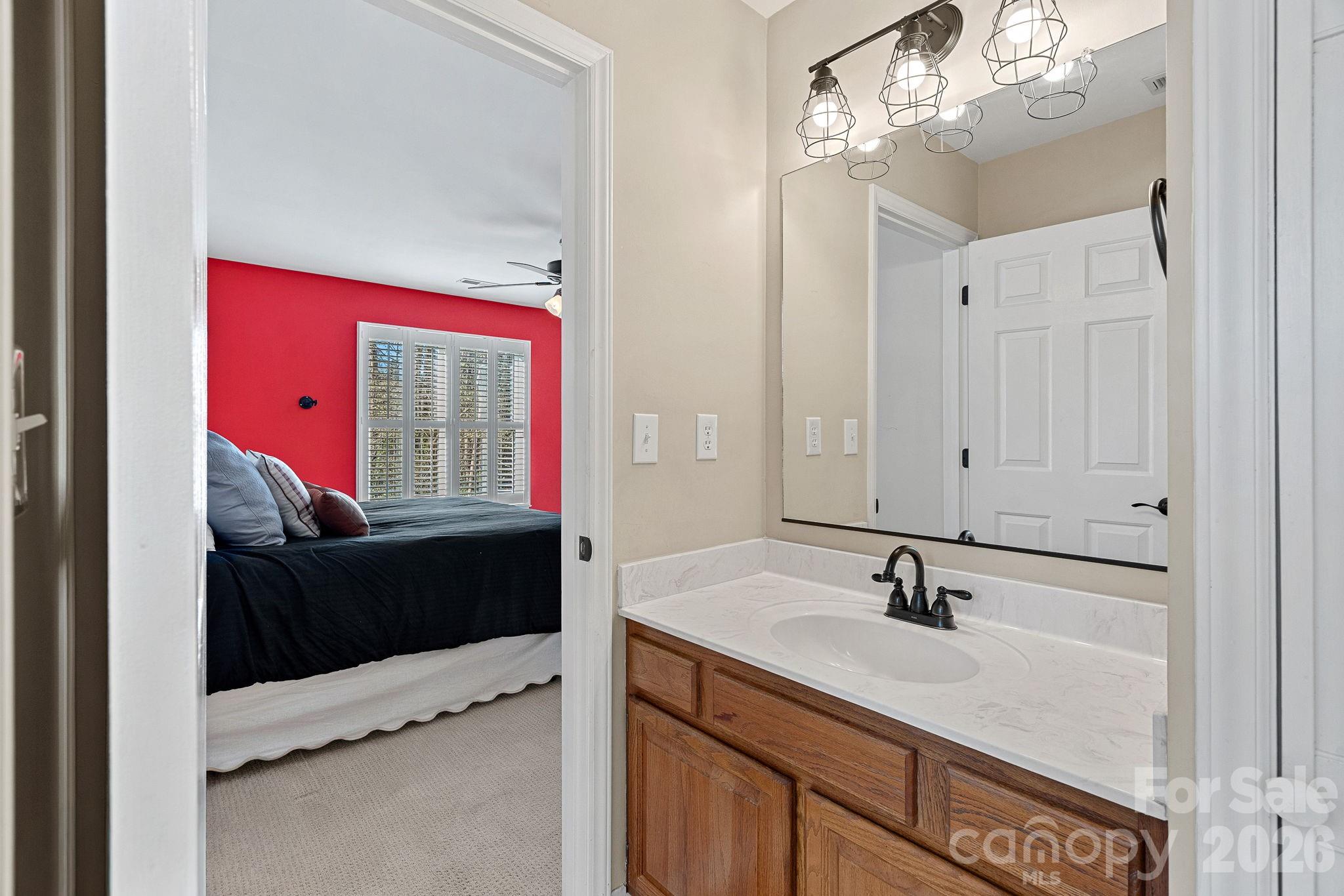 134 Lawrence Tee Lane