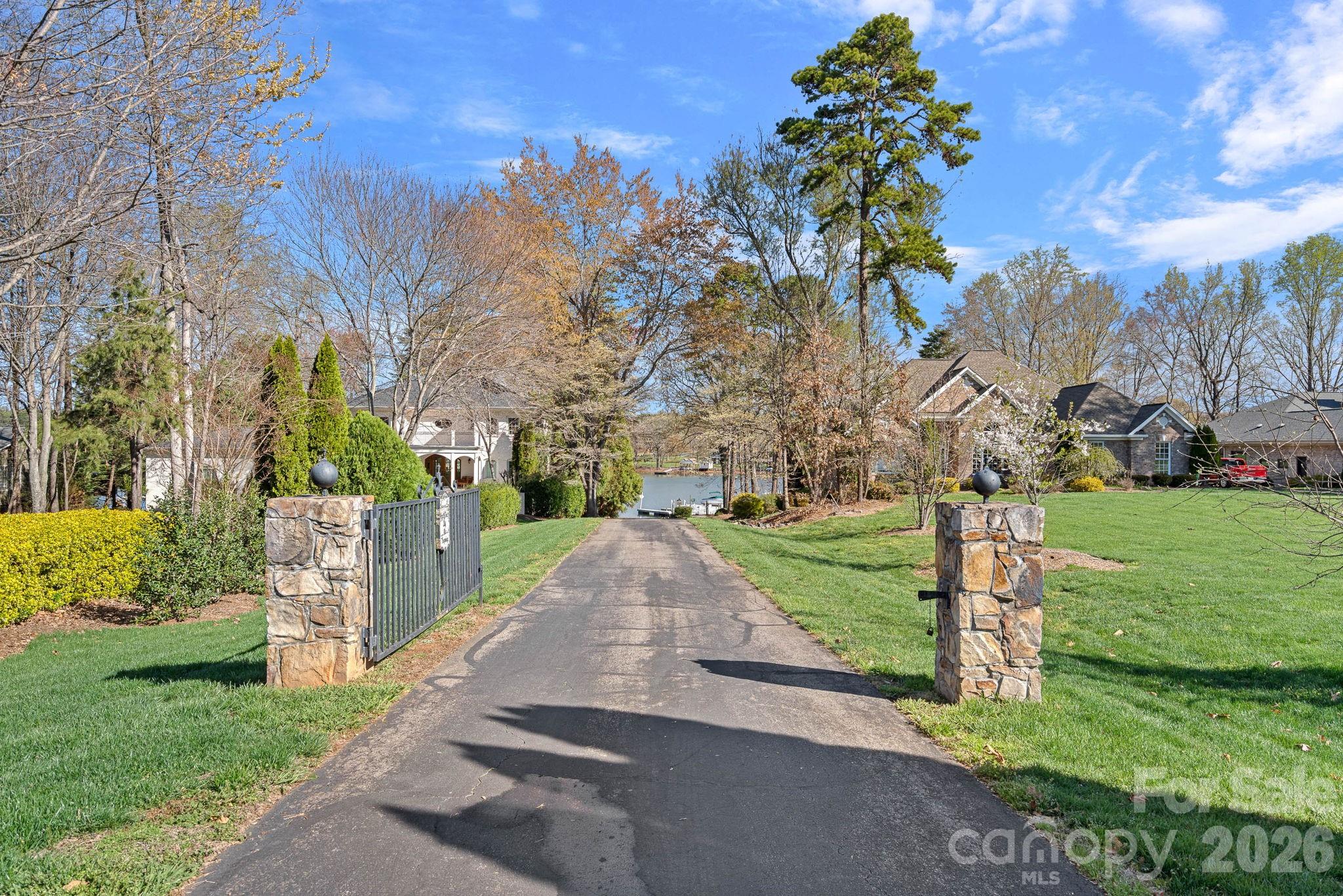 134 Lawrence Tee Lane