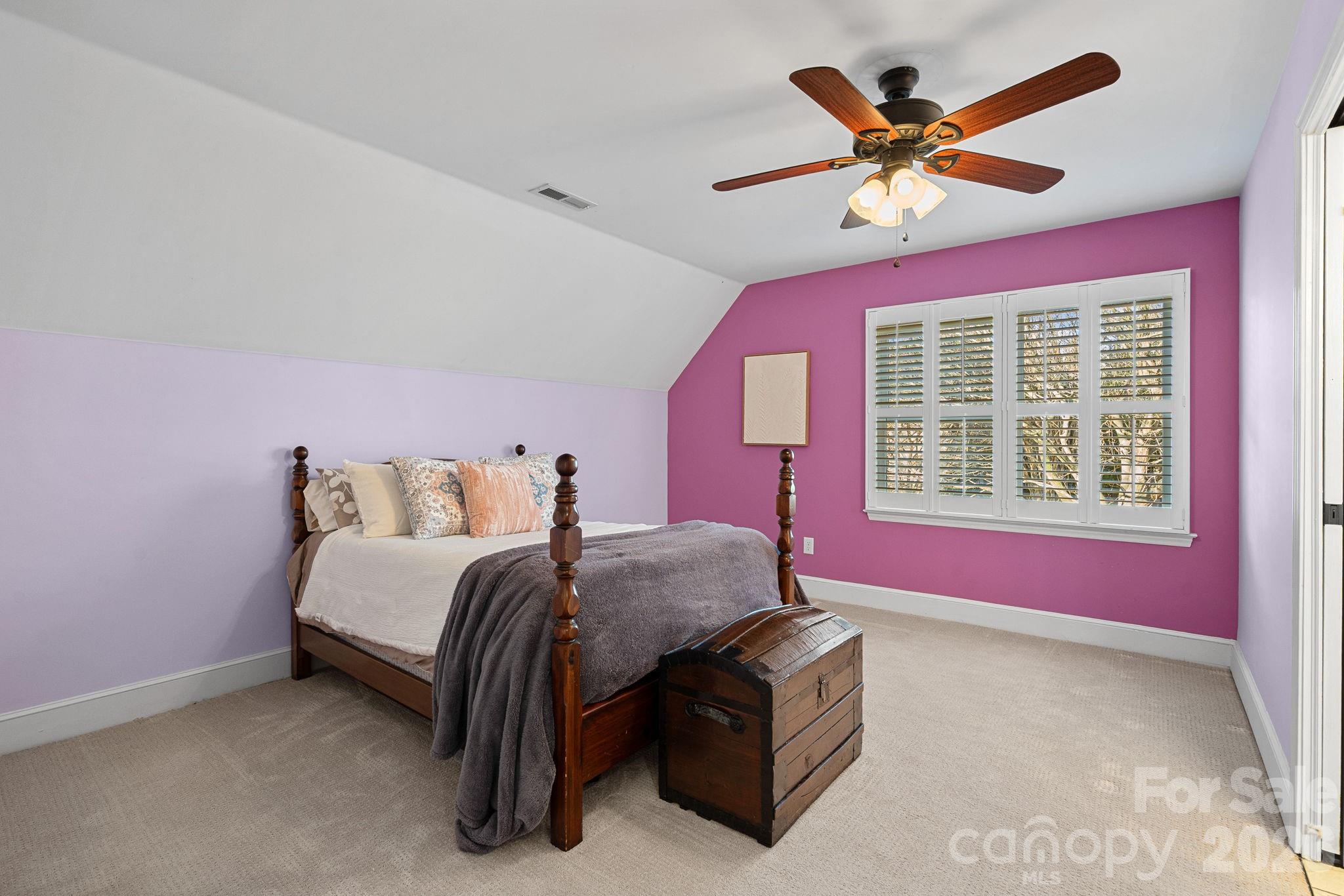 134 Lawrence Tee Lane