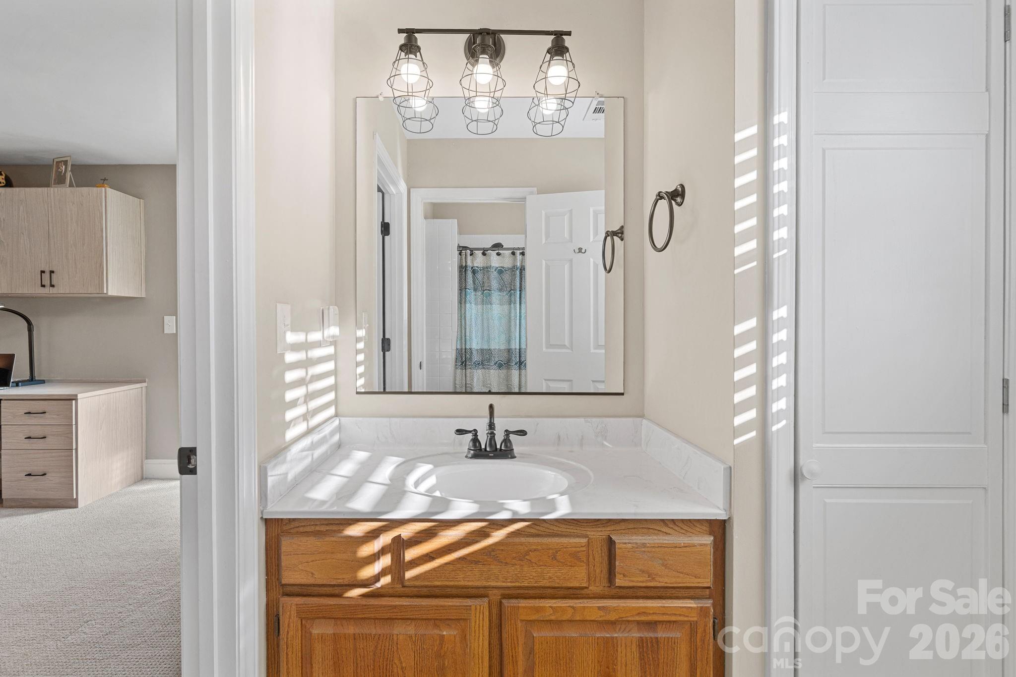 134 Lawrence Tee Lane