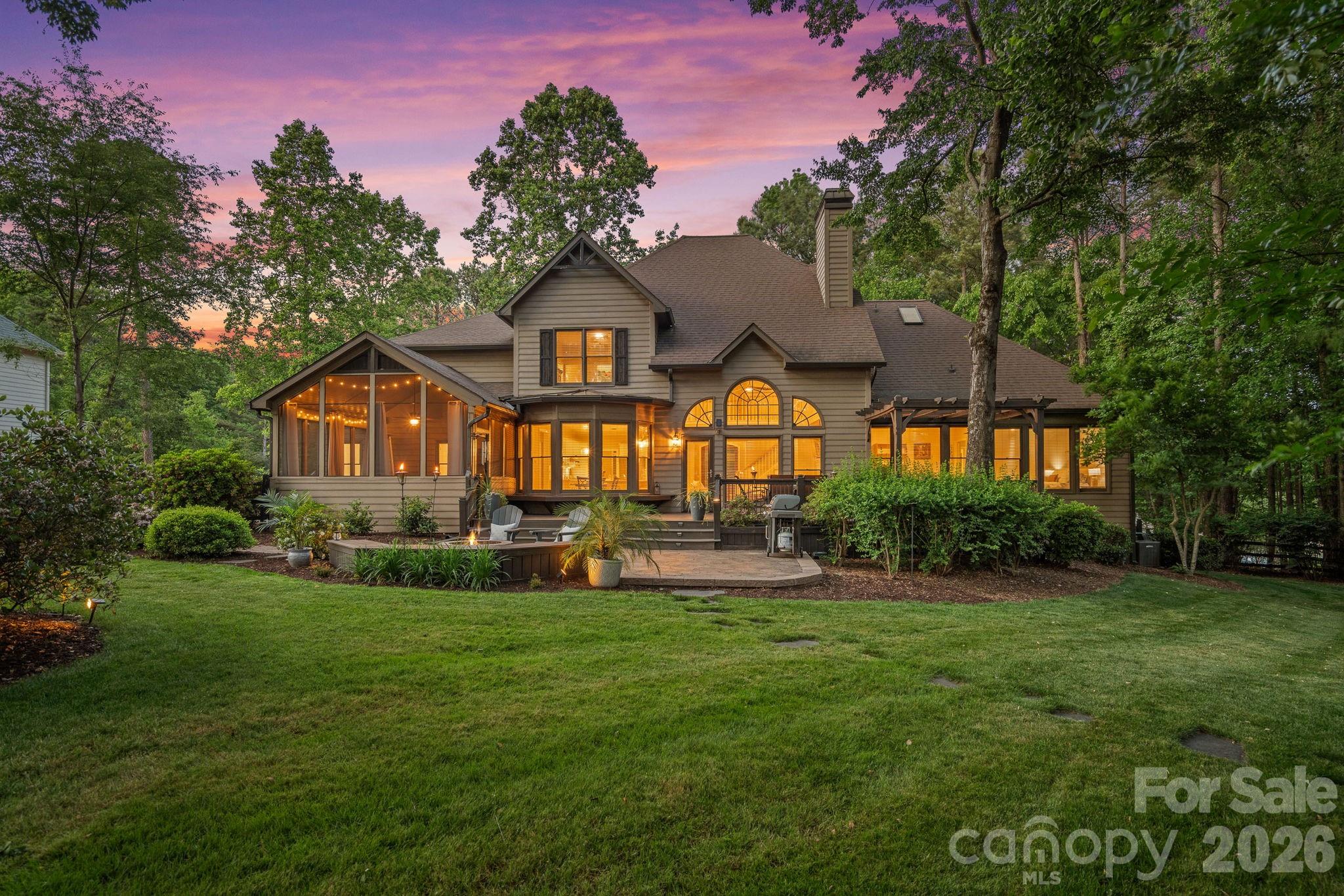 108 Chinook Court