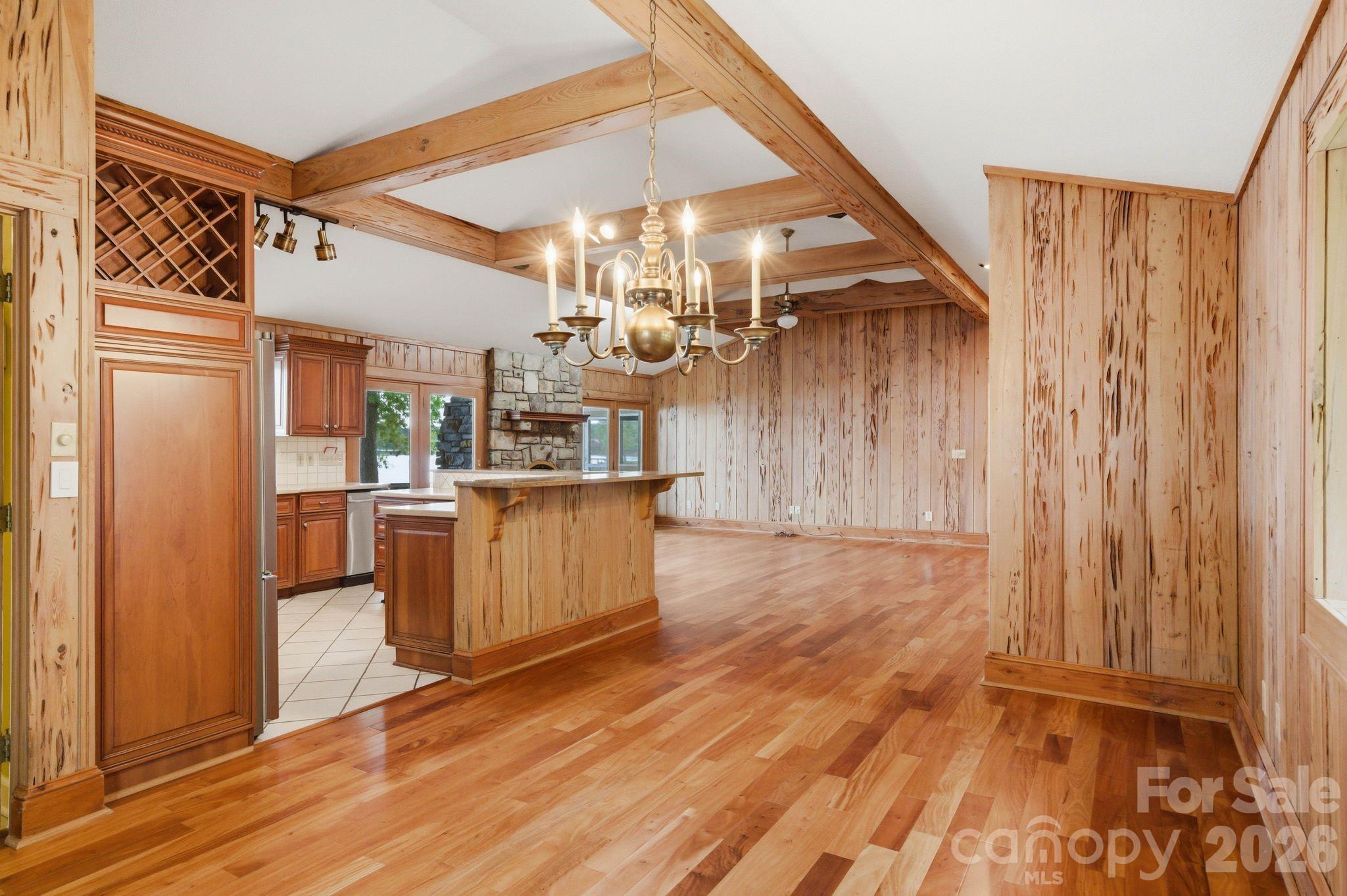 3725 Kingfisher Lane