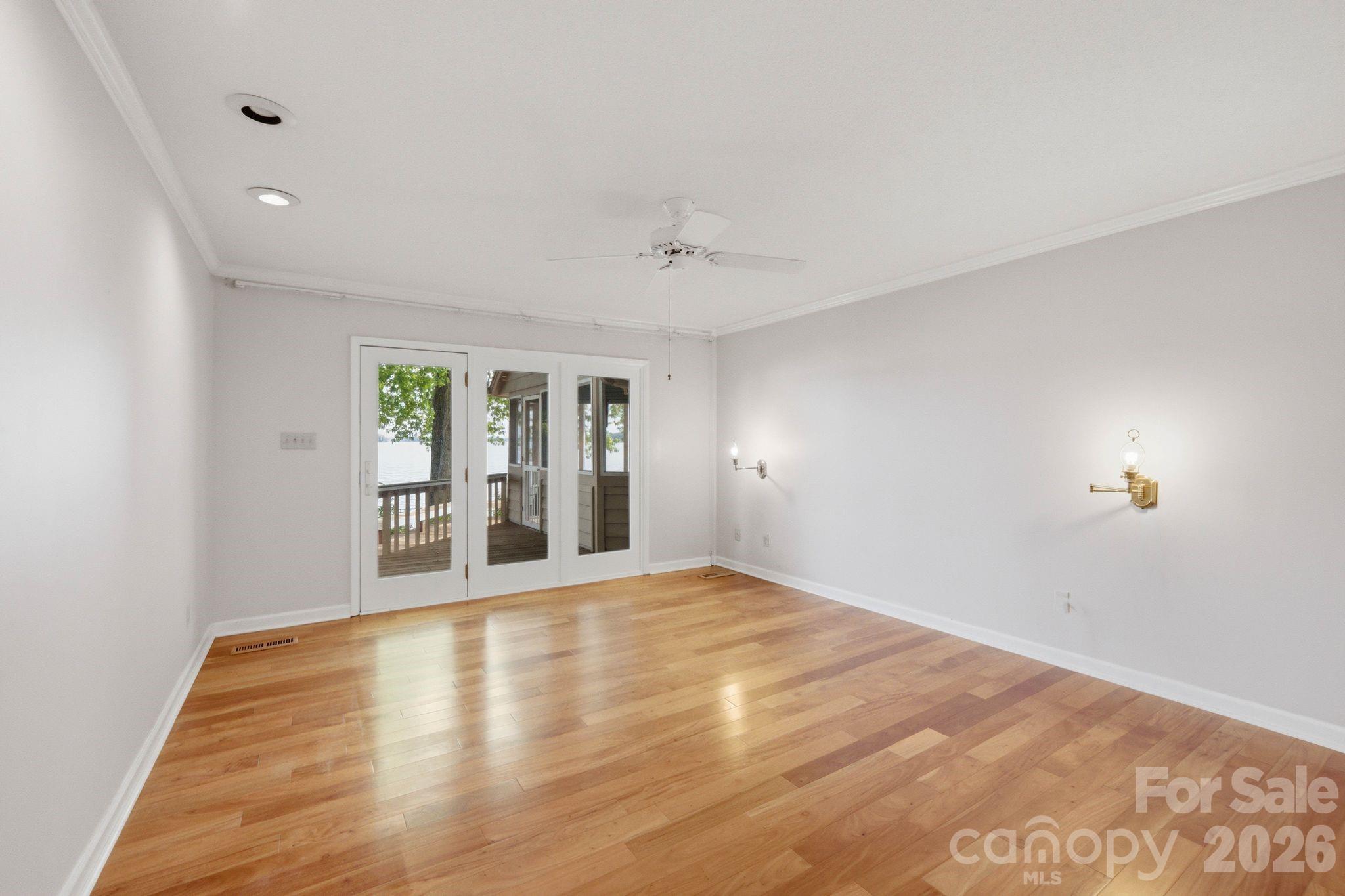 3725 Kingfisher Lane
