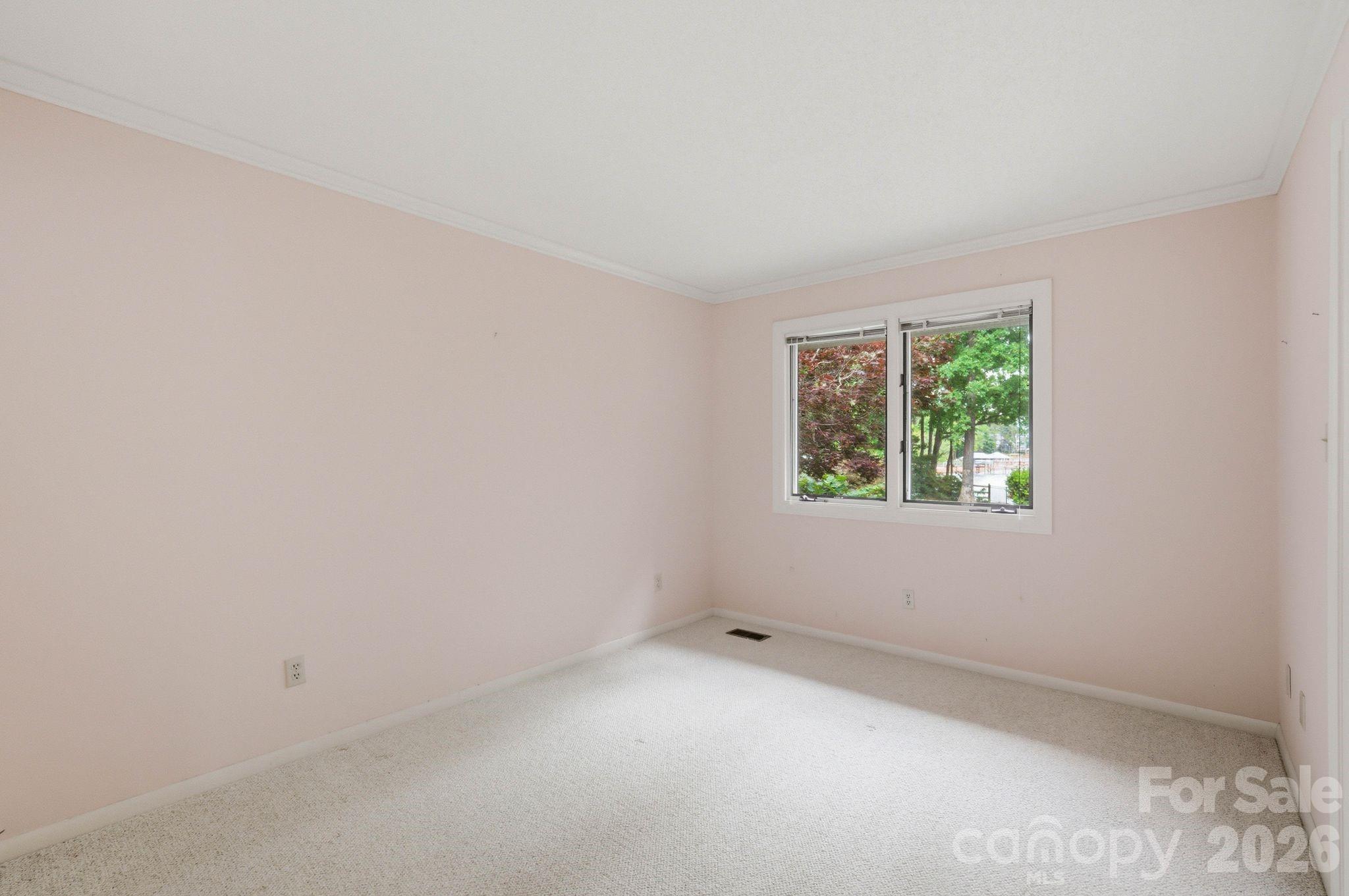 3725 Kingfisher Lane