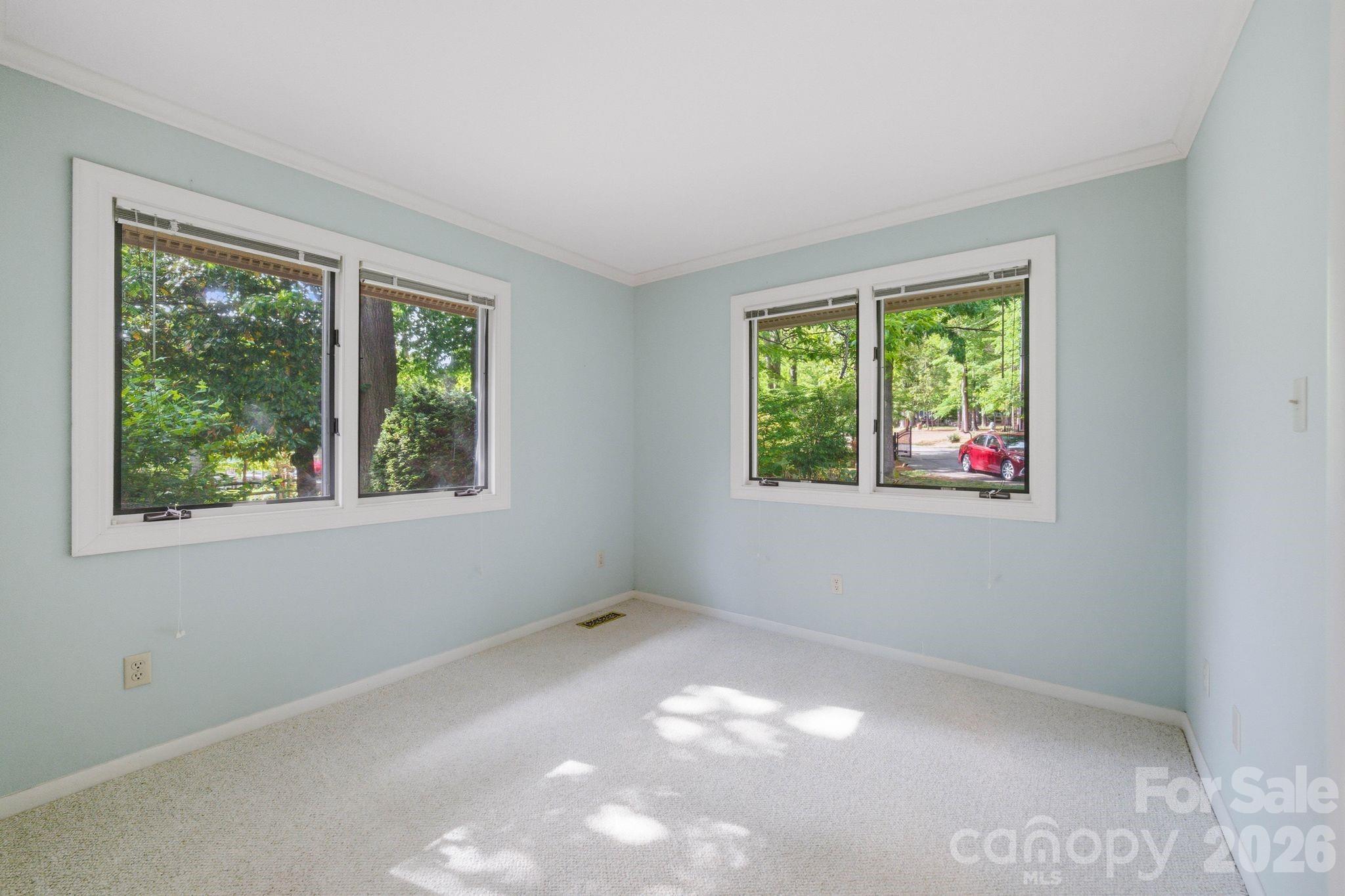 3725 Kingfisher Lane