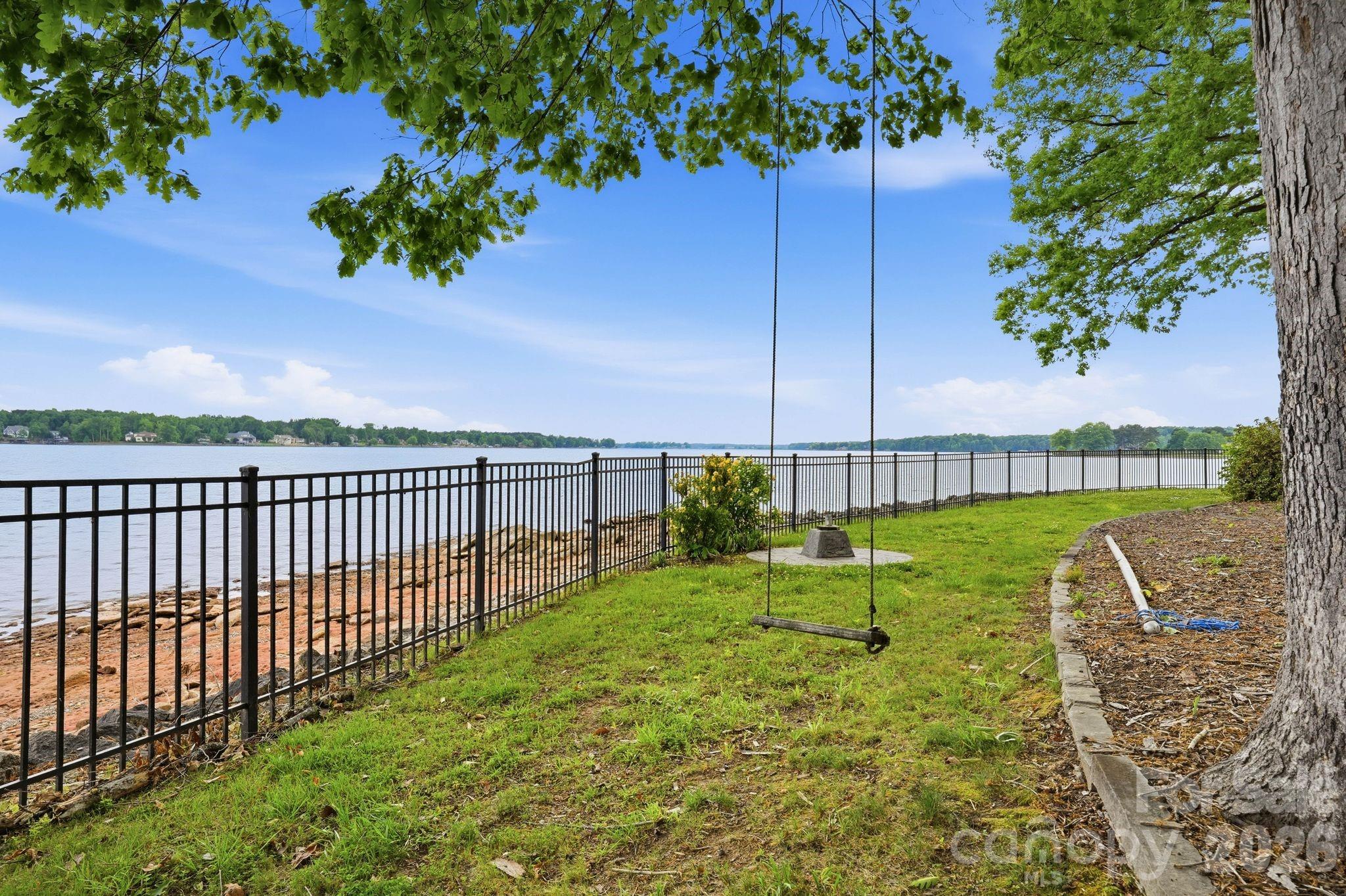 3725 Kingfisher Lane