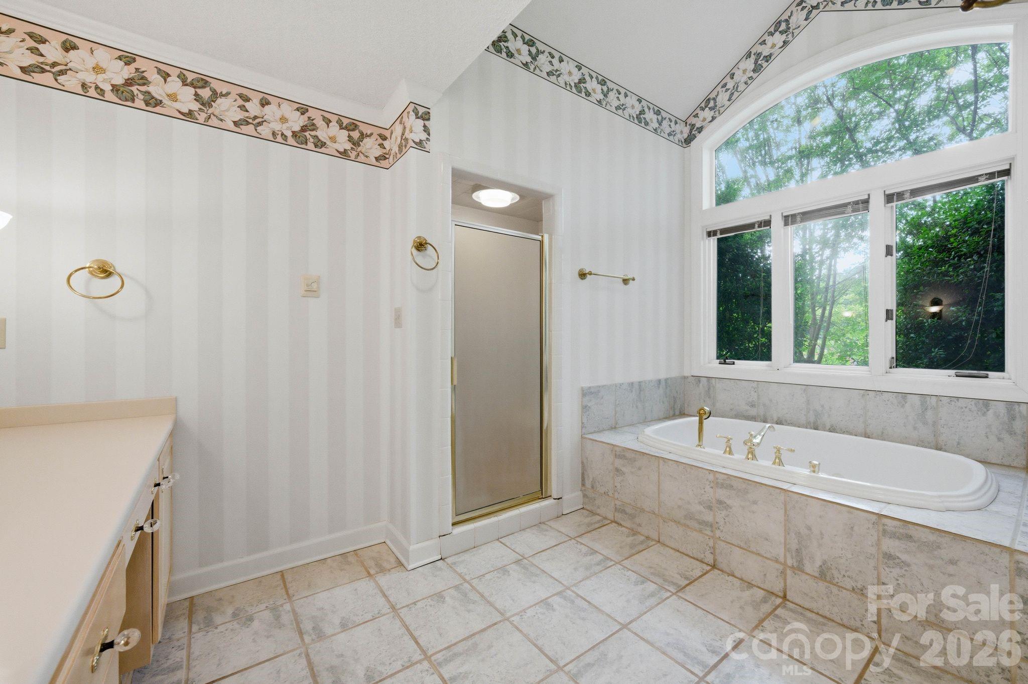 3725 Kingfisher Lane