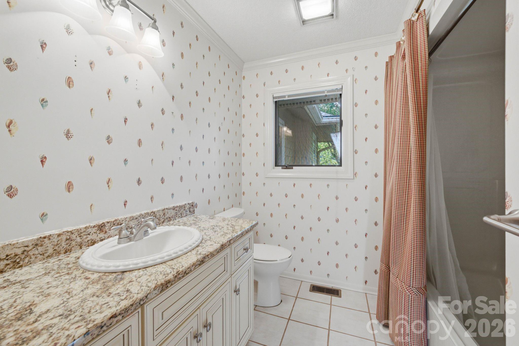 3725 Kingfisher Lane