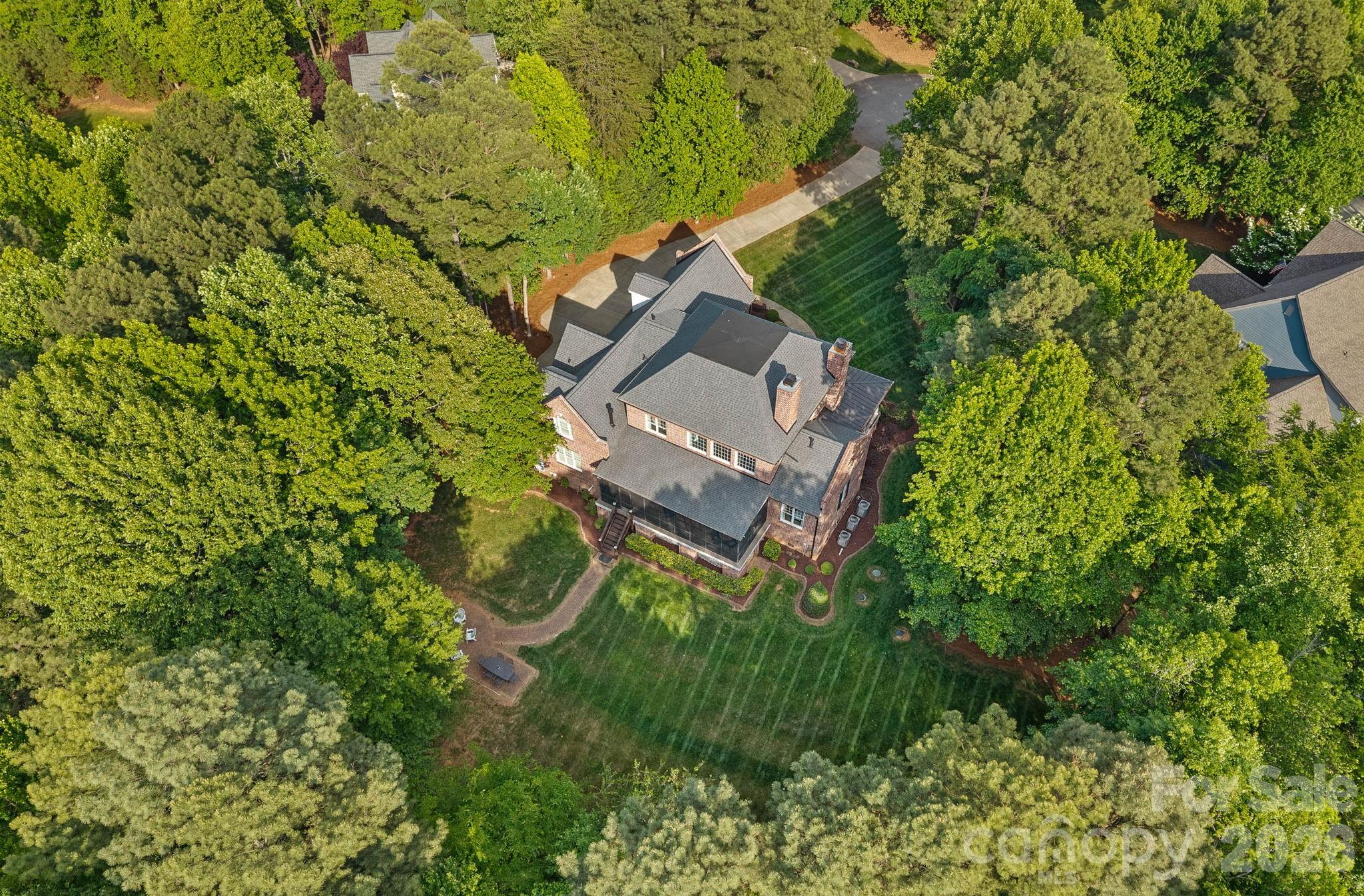 121 Willow Bend Court