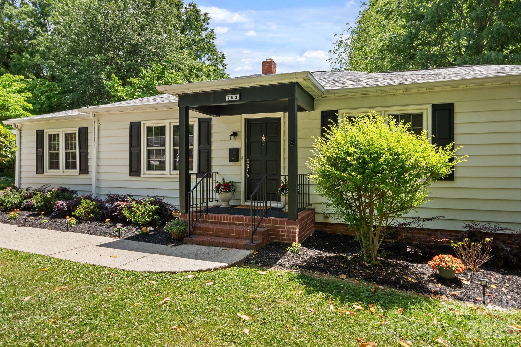 753 Carpenter Avenue