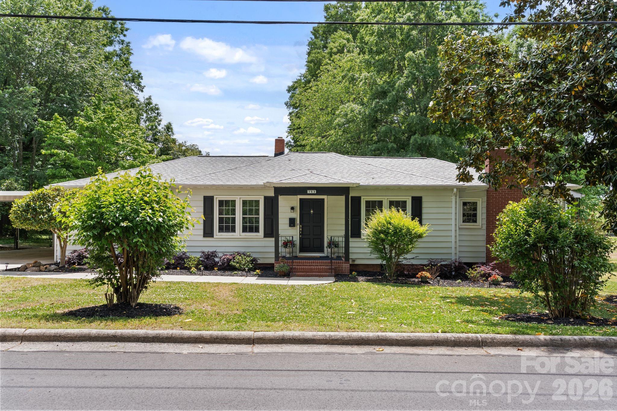 753 Carpenter Avenue