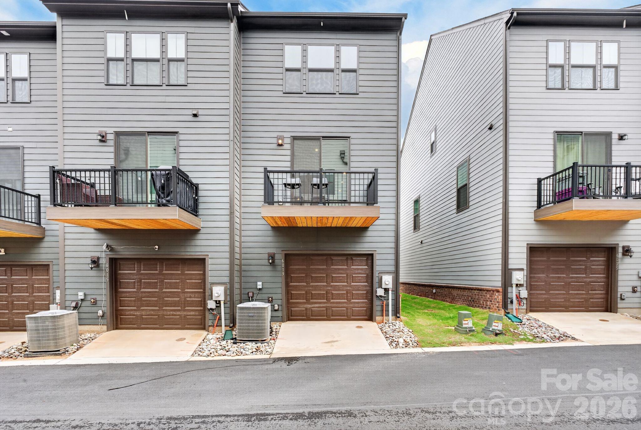 6019 Fonsac Lane Unit: 2007A