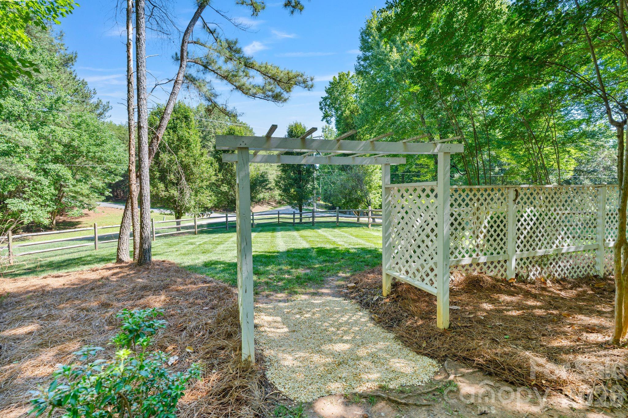 108 Broadview Circle