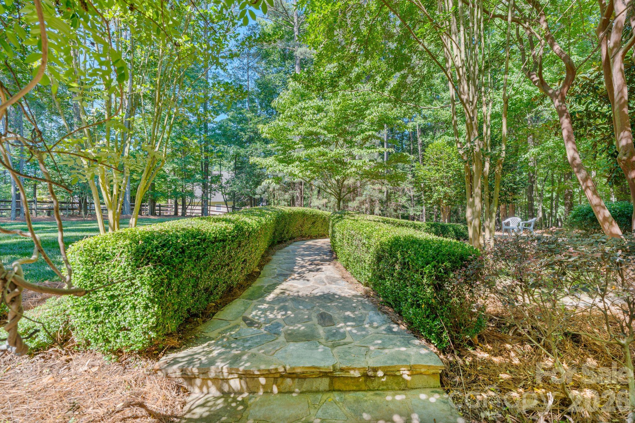 108 Broadview Circle