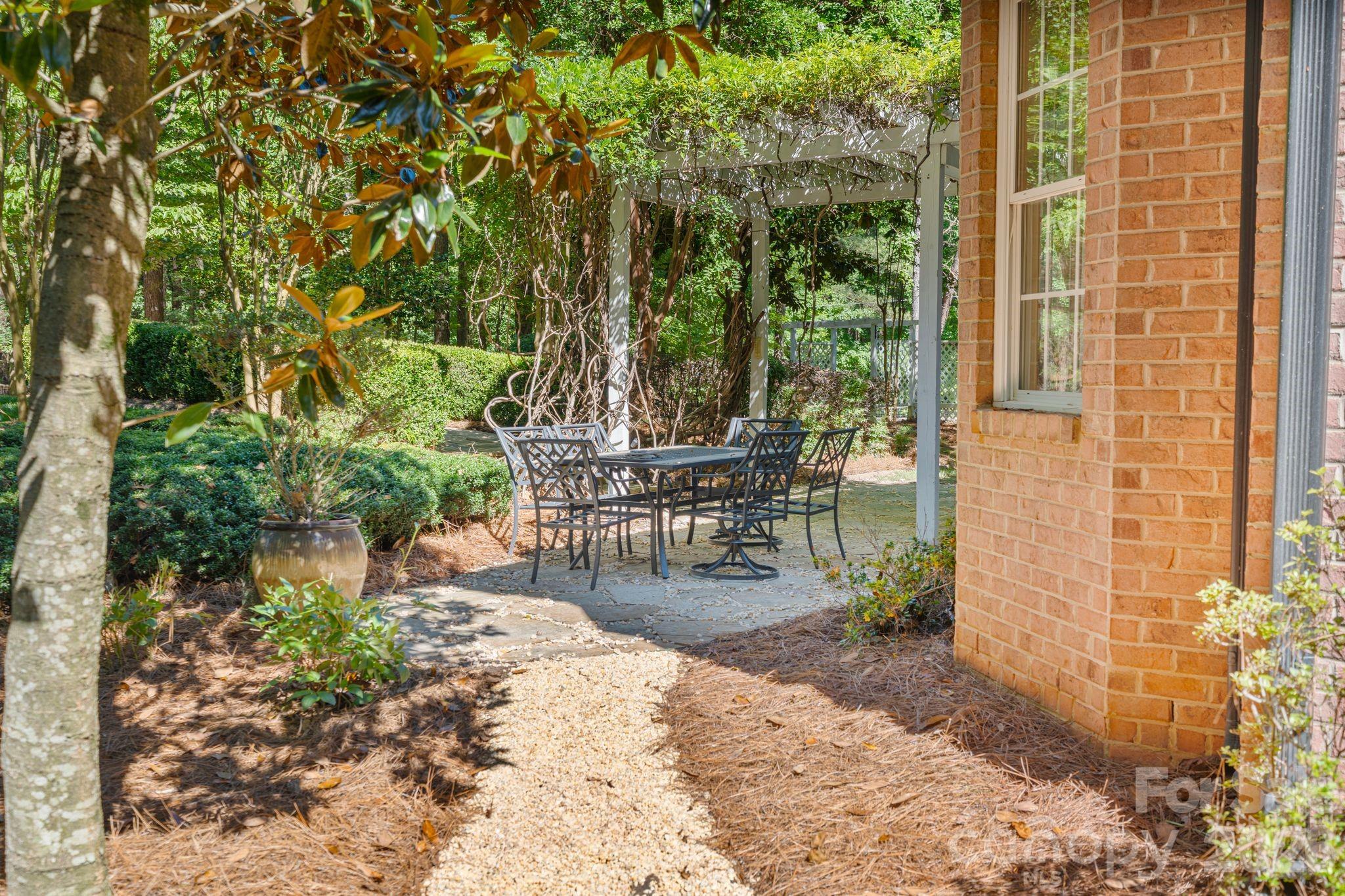 108 Broadview Circle