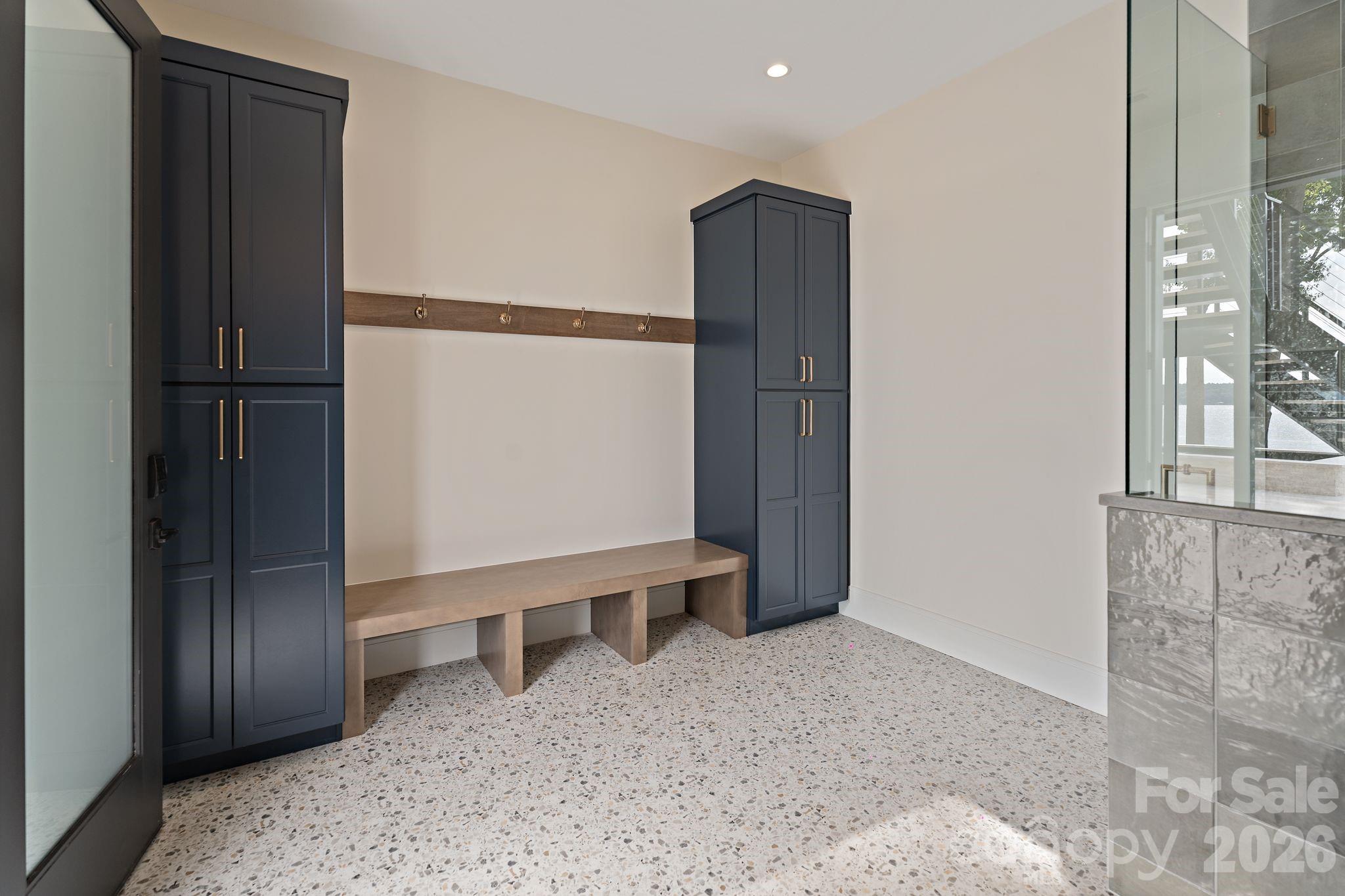 127 Tinker Place