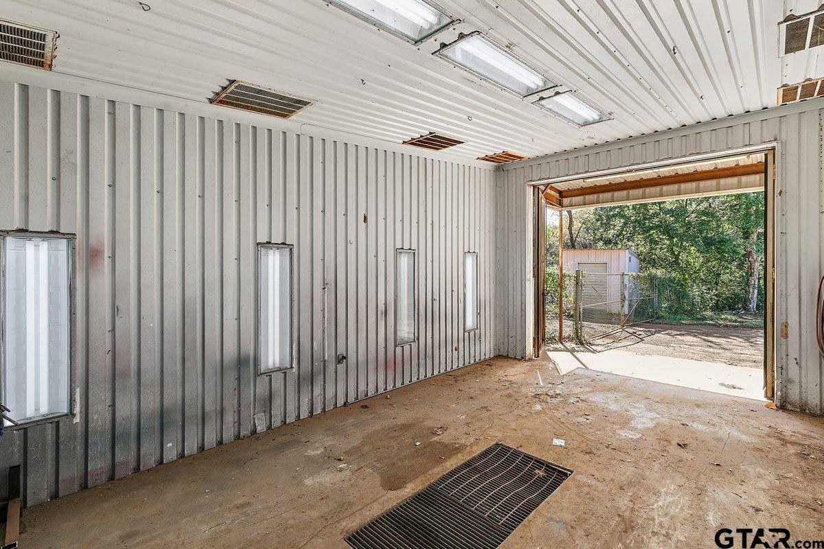 28524 US HWY 69 N