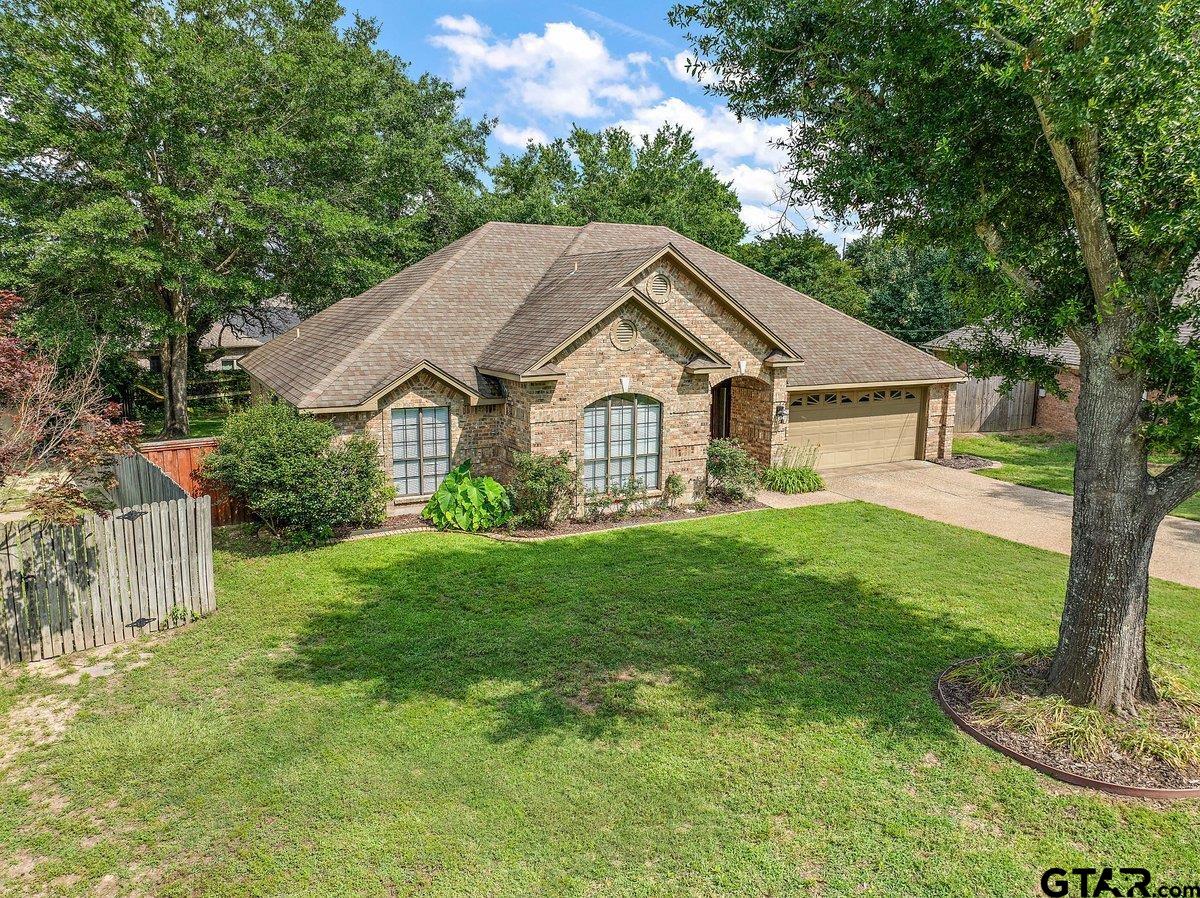 19173 Greenleaf Dr
