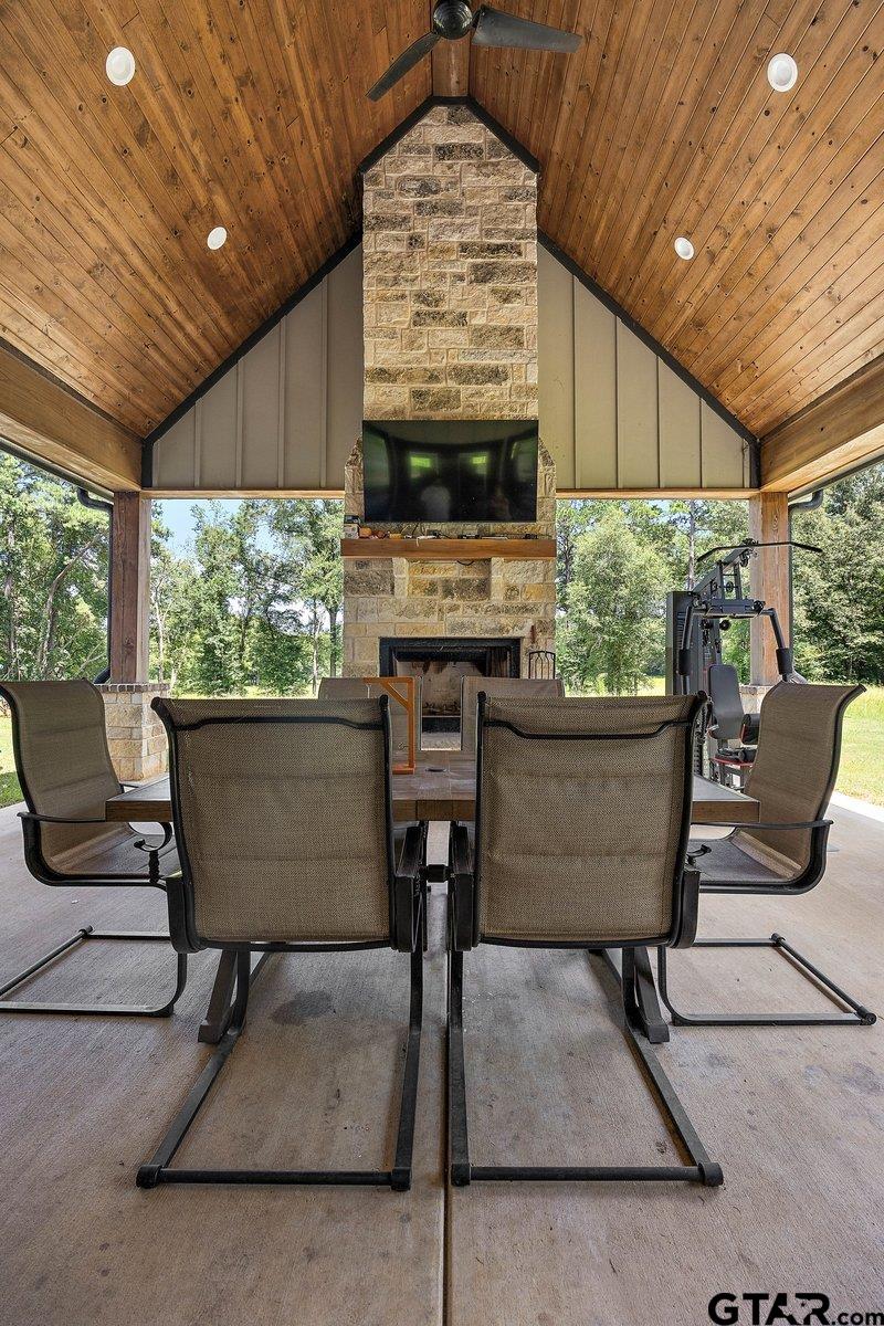 2565 County Road 2103