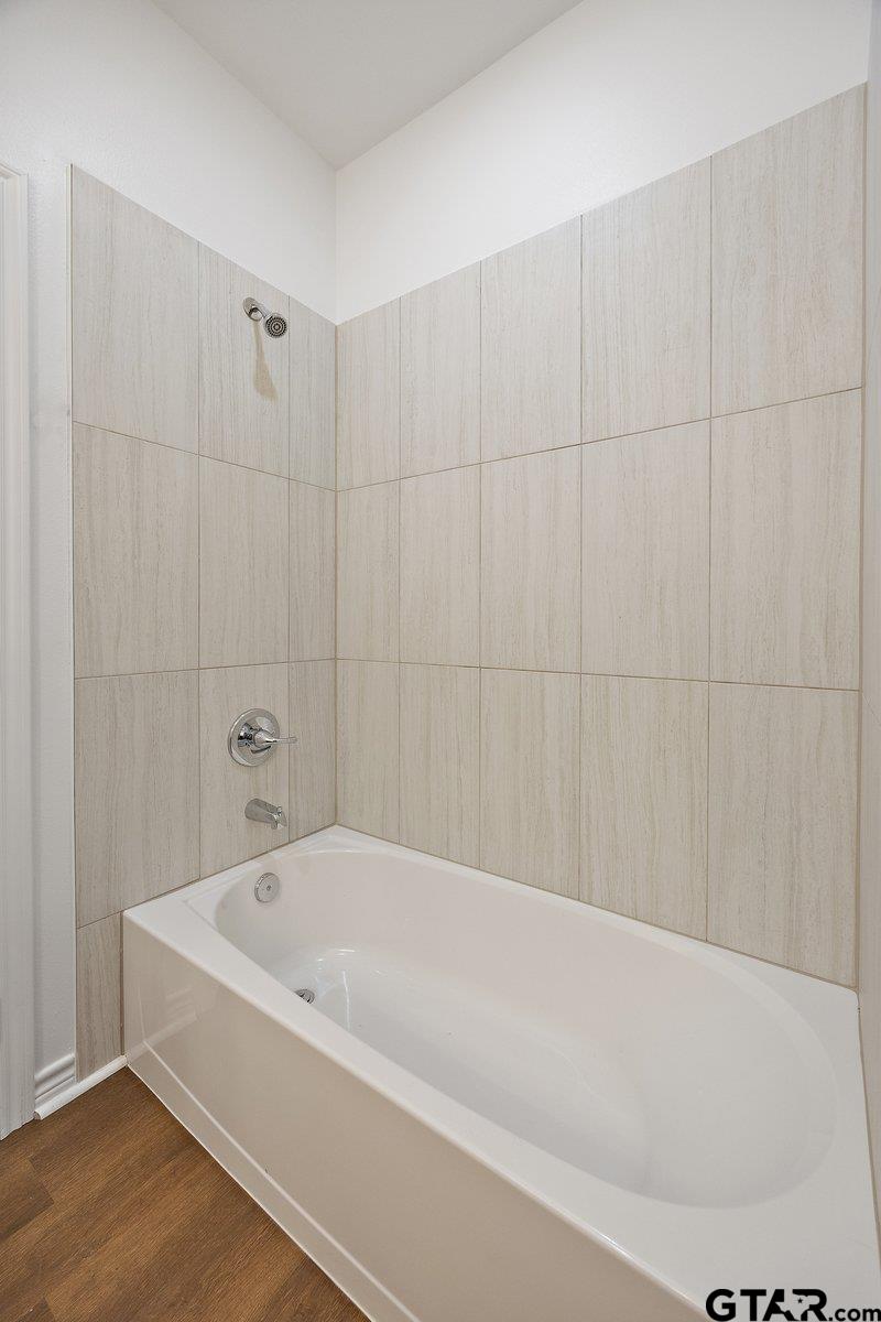 502 & 504 Neches Street