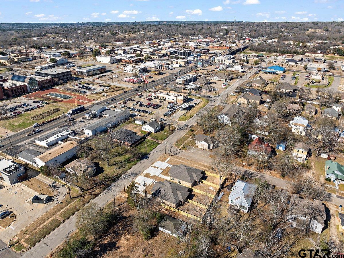 502 & 504 Neches Street