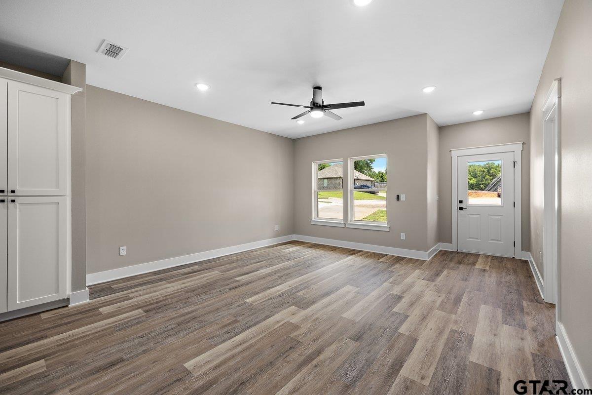 437 Tara Ln