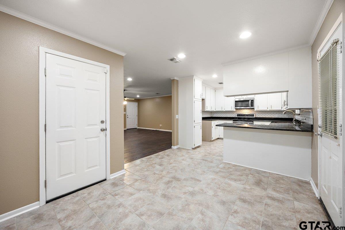 133 Caroline St
