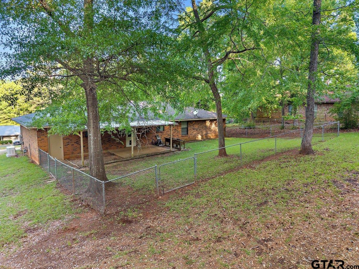 133 Caroline St