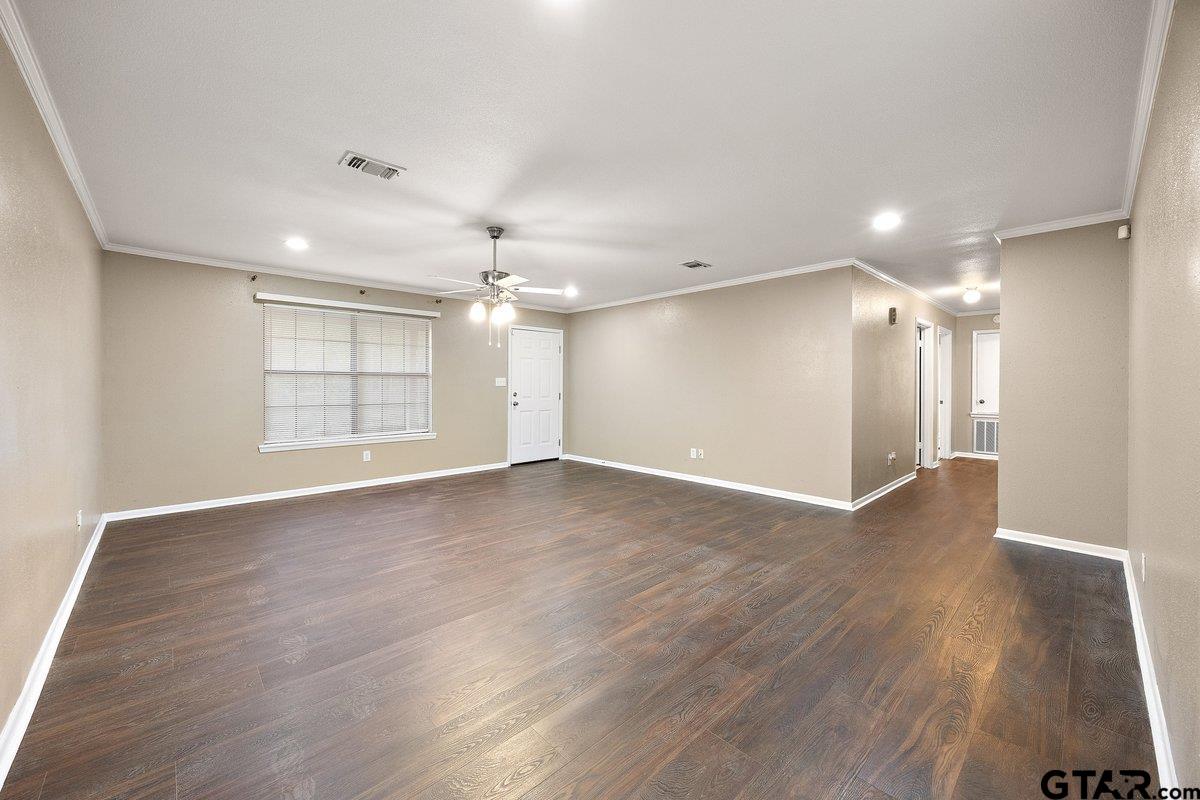 133 Caroline St