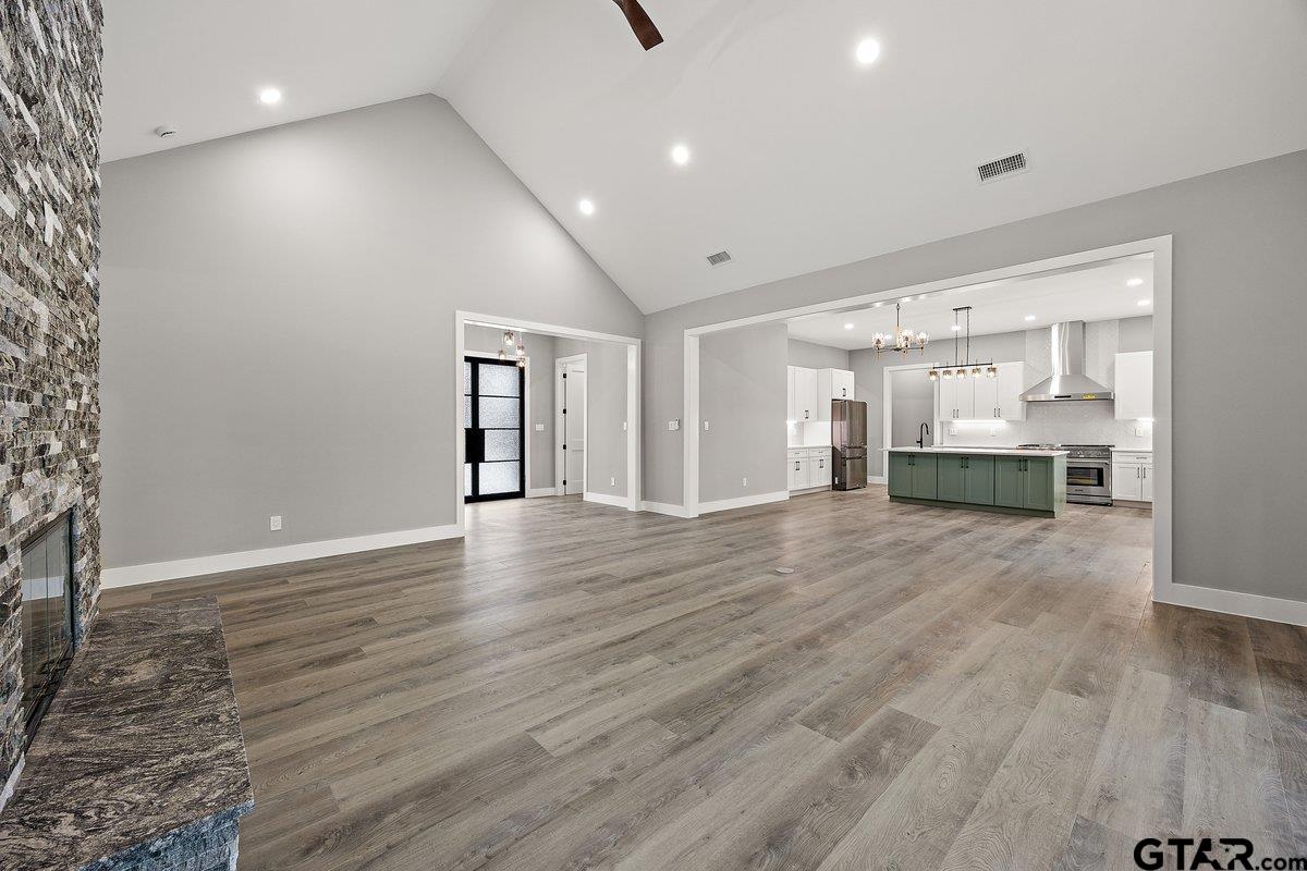 302 Canal St